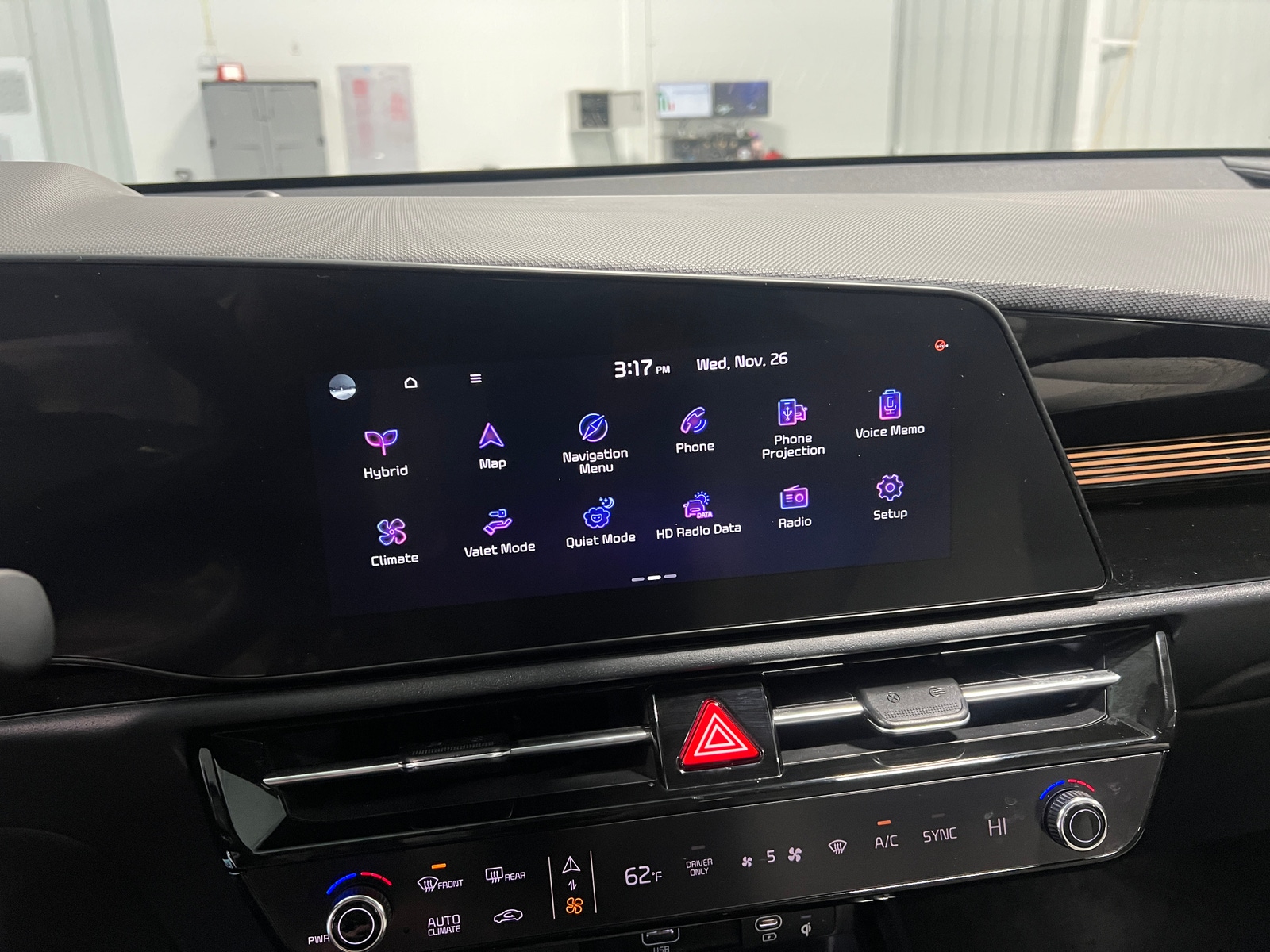 Thumbnail: 2024 Kia Niro - 3