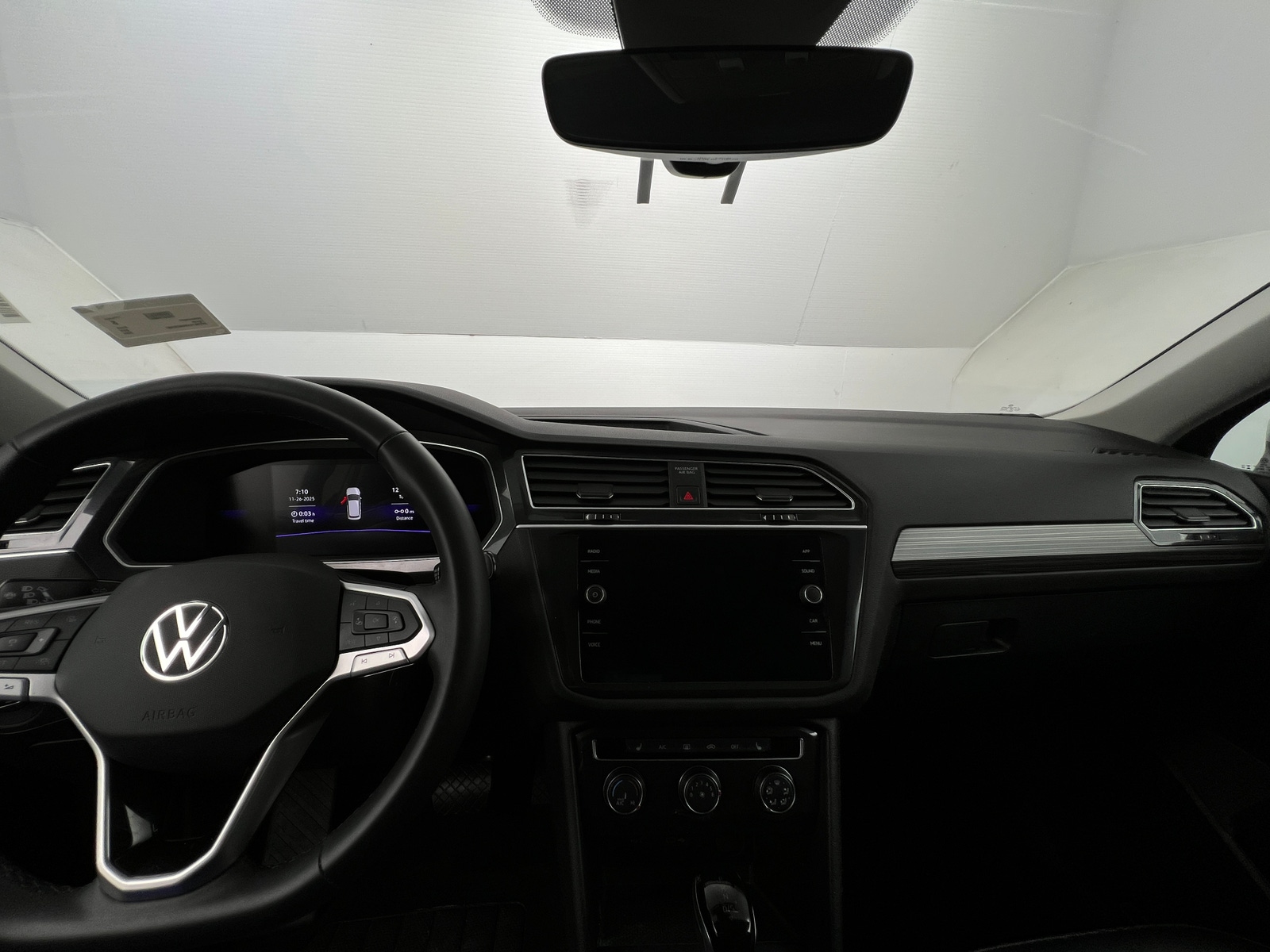 Thumbnail: 2024 Volkswagen Tiguan - 2