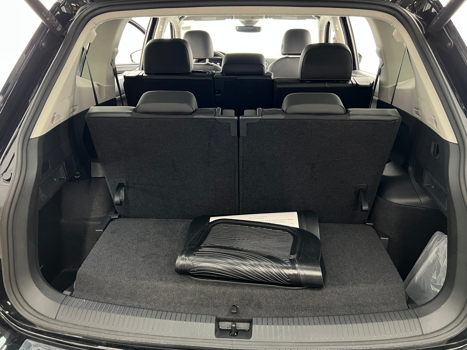 Thumbnail: 2024 Volkswagen Tiguan - 6