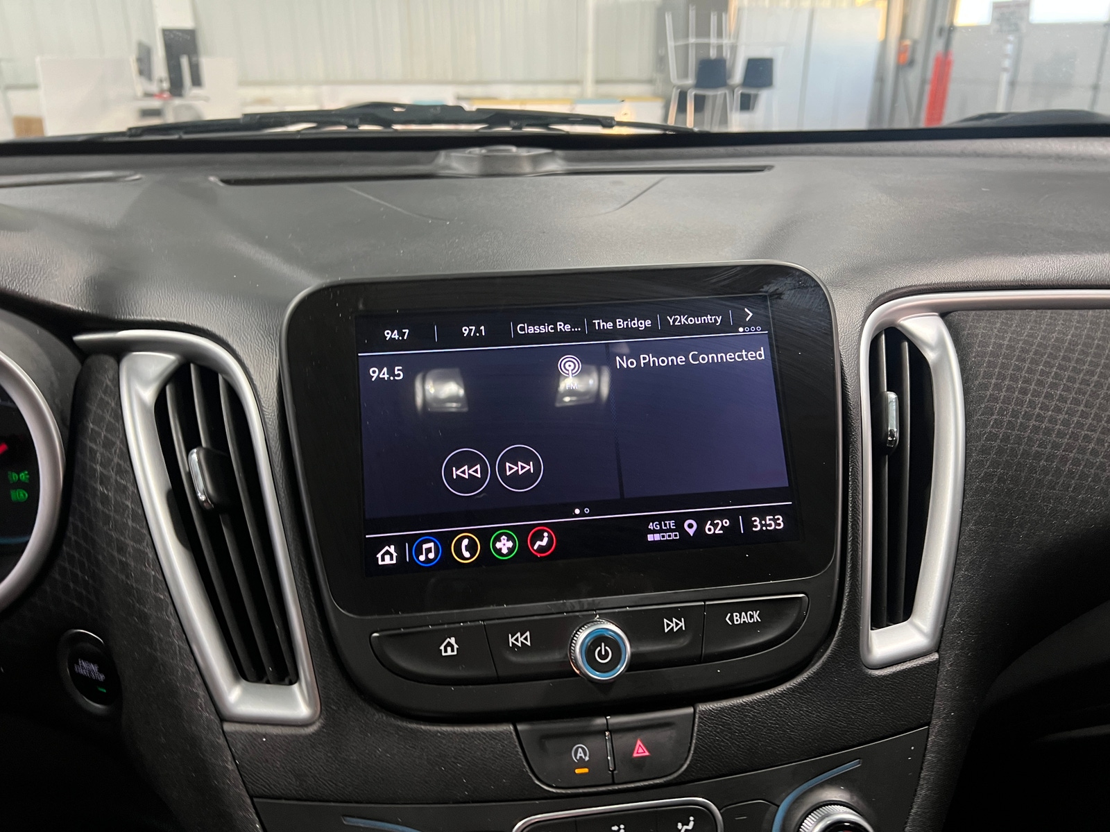 Thumbnail: 2024 Chevrolet Malibu - 4