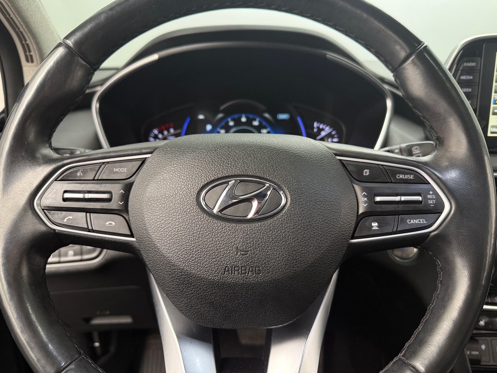 Thumbnail: 2020 Hyundai Santa Fe - 4