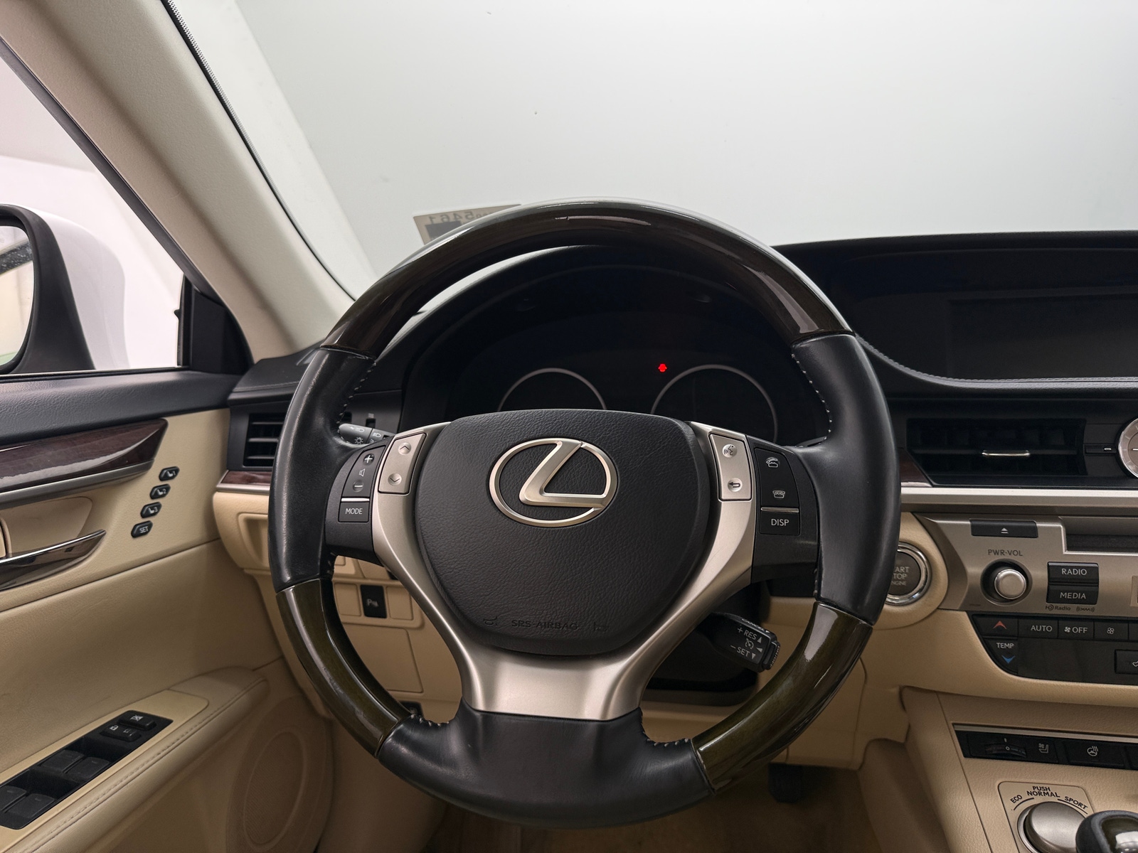 Thumbnail: 2013 Lexus ES - 4