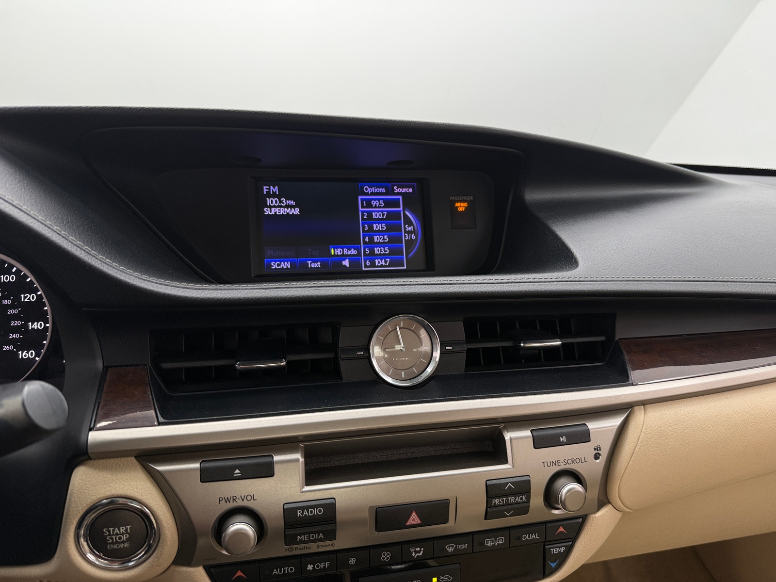 Thumbnail: 2013 Lexus ES - 3