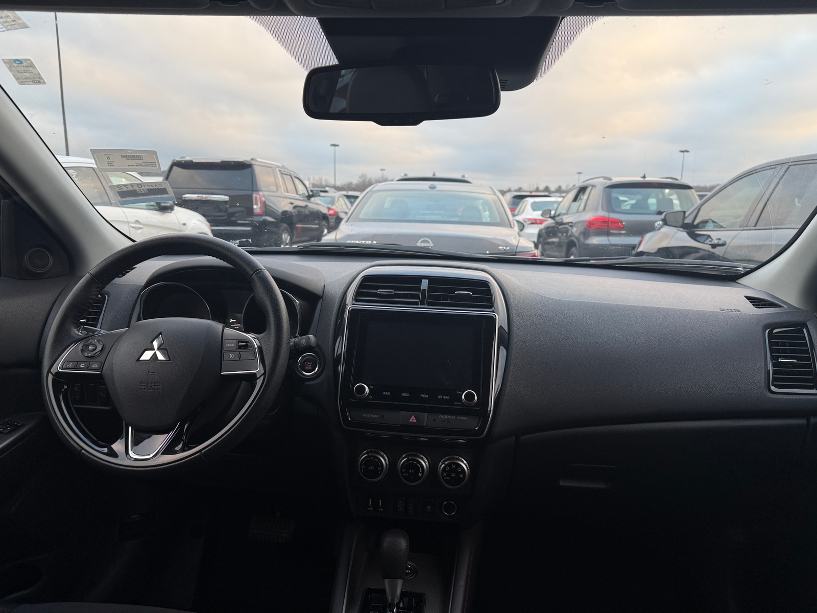 Thumbnail: 2023 Mitsubishi Outlander Sport - 2