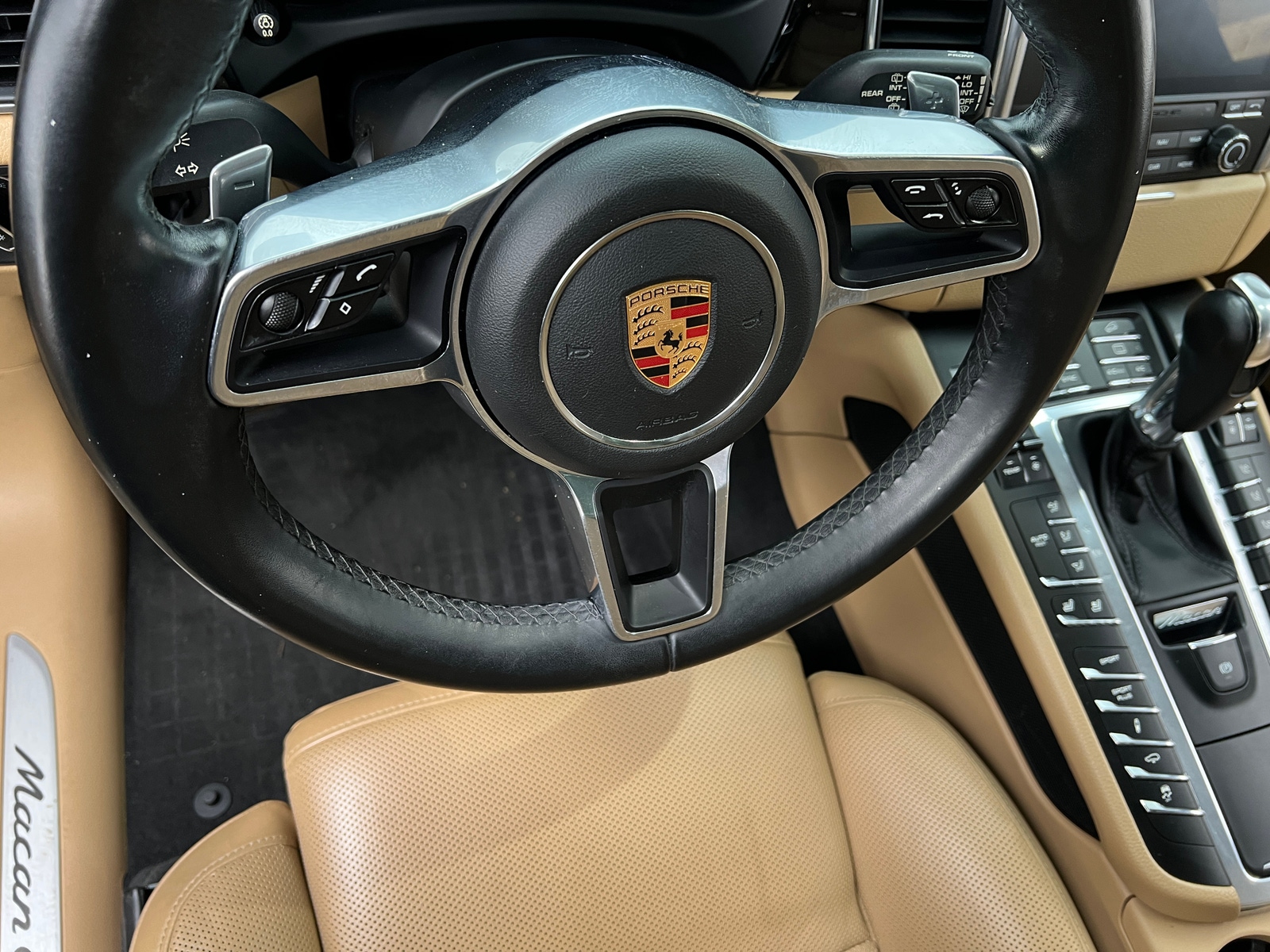 Thumbnail: 2017 Porsche Macan - 4