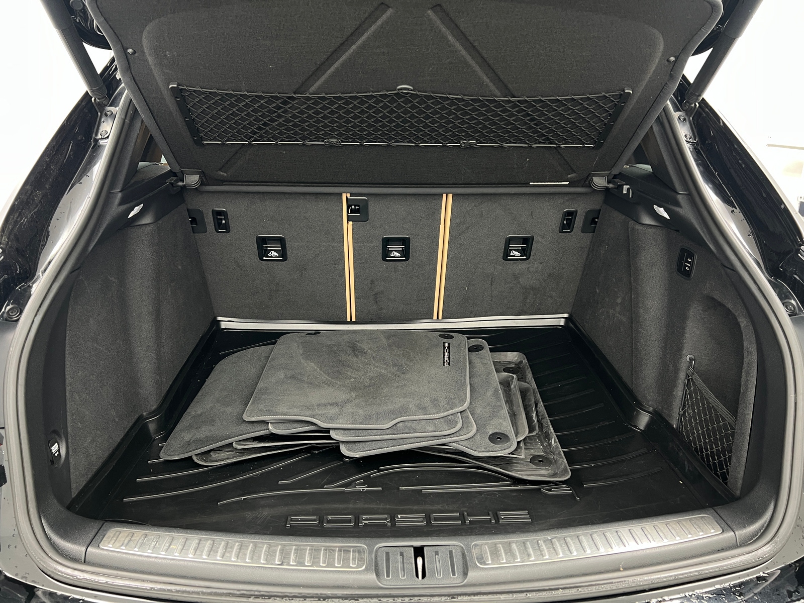 Thumbnail: 2017 Porsche Macan - 6