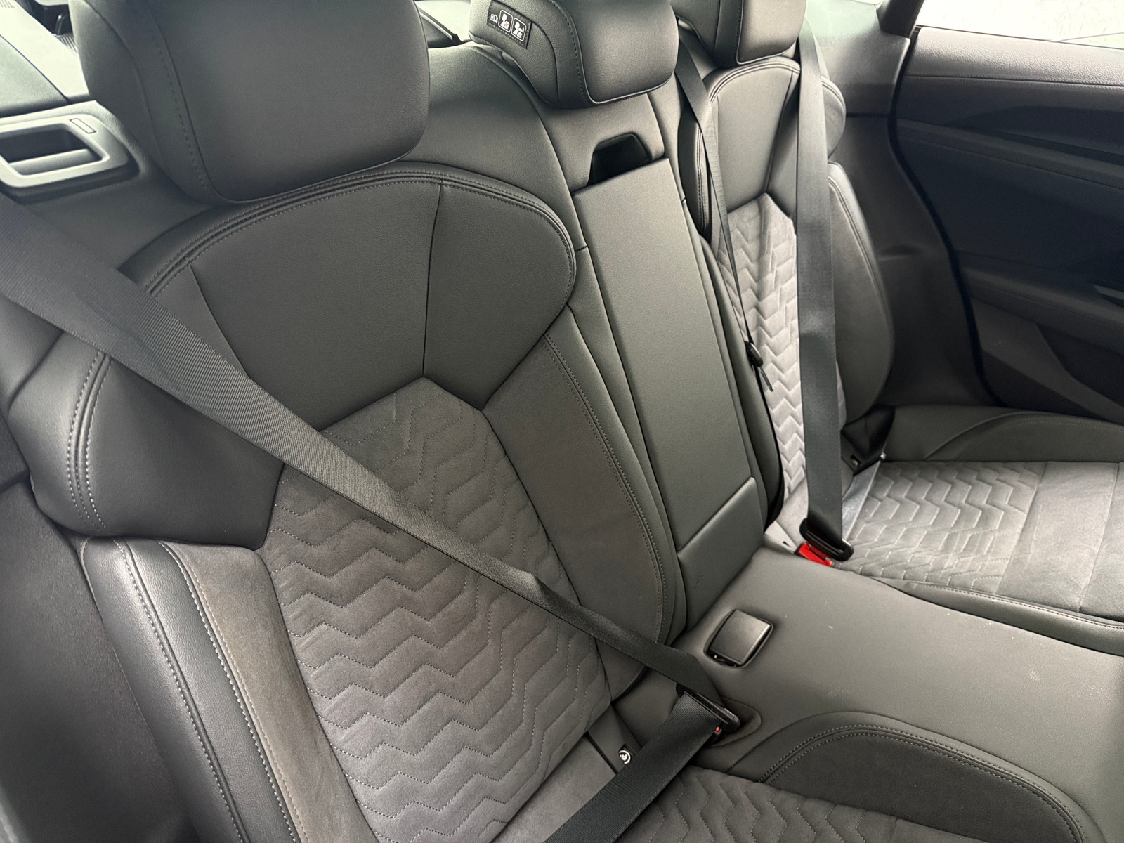 Thumbnail: 2022 Audi e-tron GT - 5