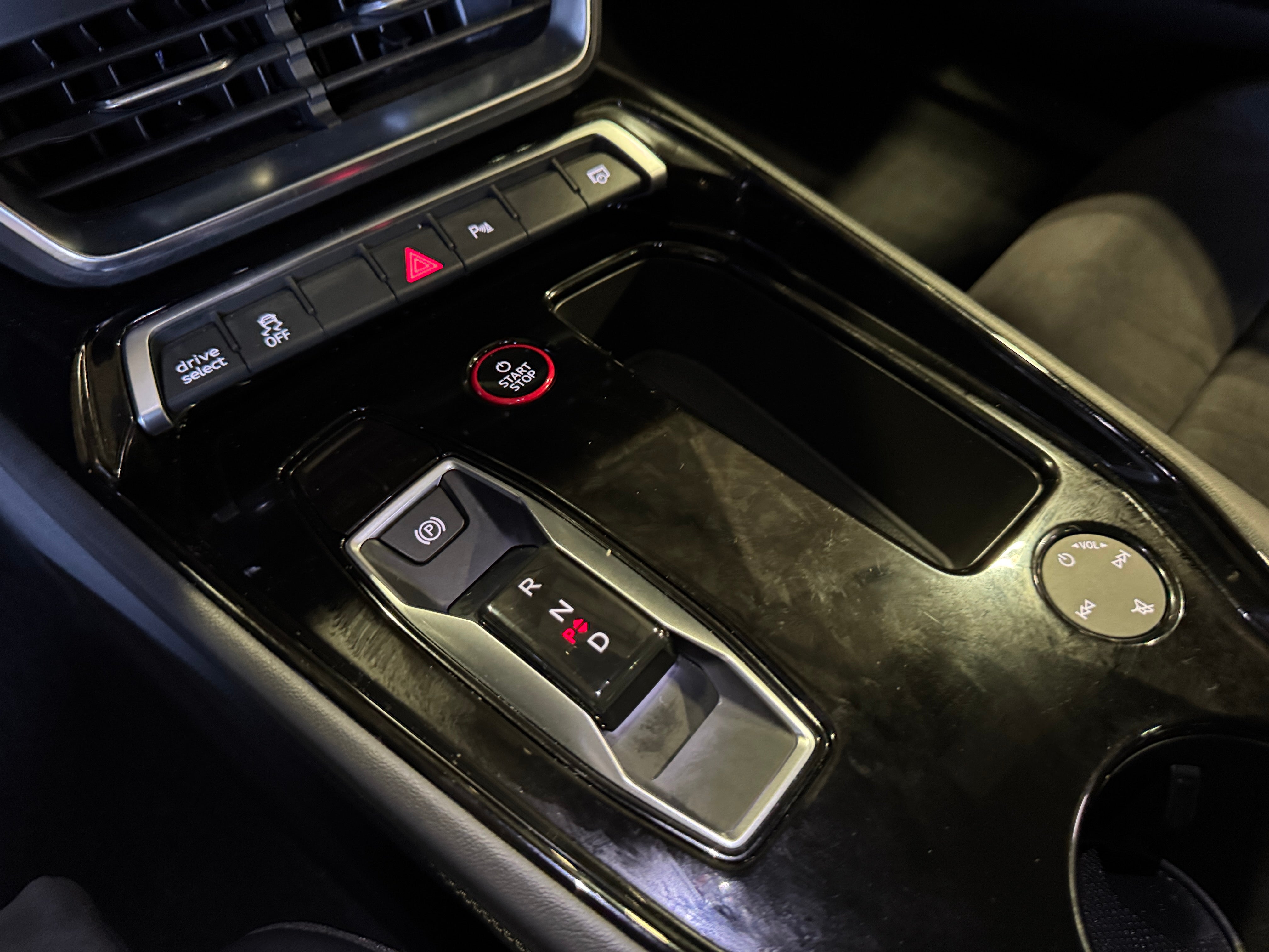 Used 2022 Audi e-tron GT Premium Plus with VIN WAUFJBFWXN7010206 for sale in Oak Creek, WI