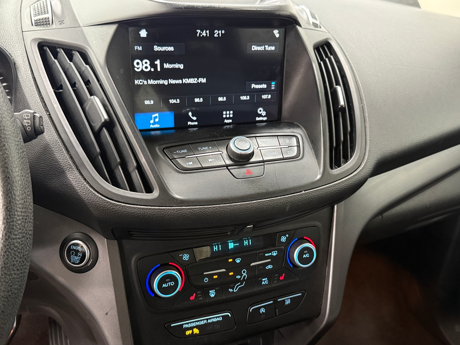 Thumbnail: 2019 Ford Escape - 4