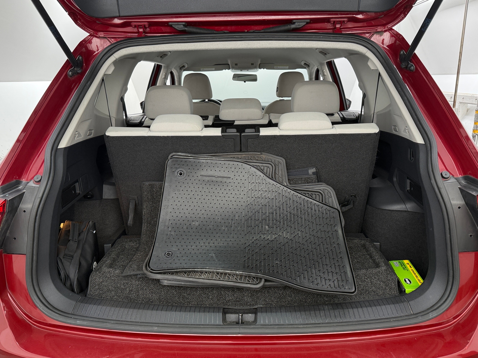 Thumbnail: 2018 Volkswagen Tiguan - 7