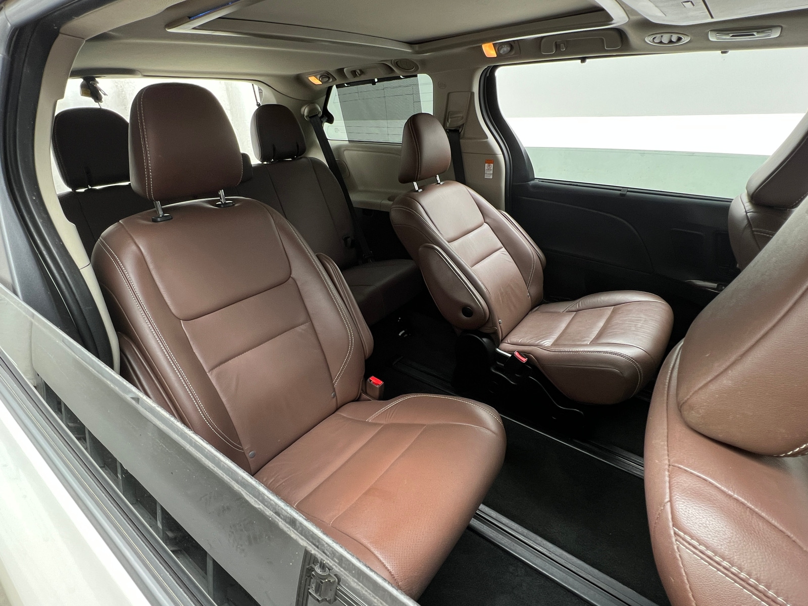 Thumbnail: 2019 Toyota Sienna - 5