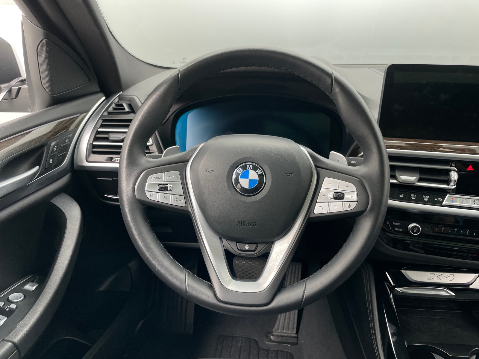 Thumbnail: 2024 BMW X4 - 4