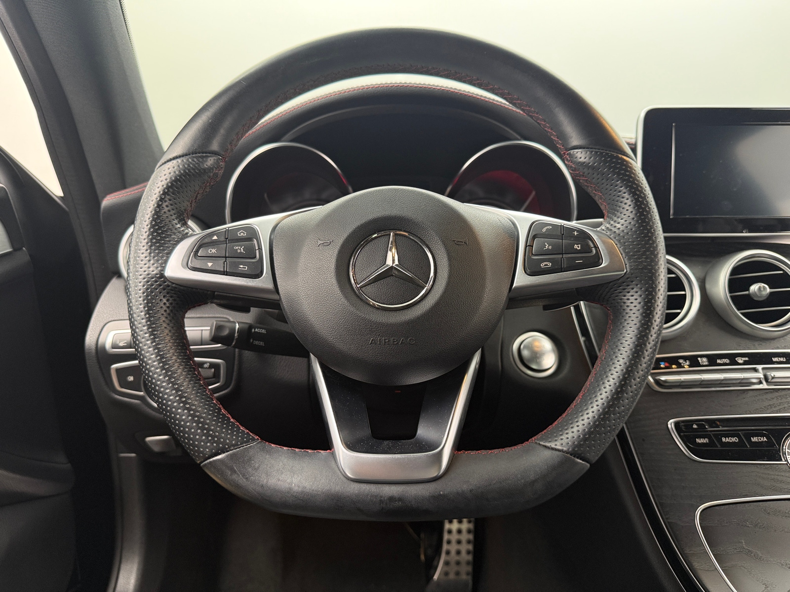 Thumbnail: 2018 Mercedes-Benz C-Class - 3