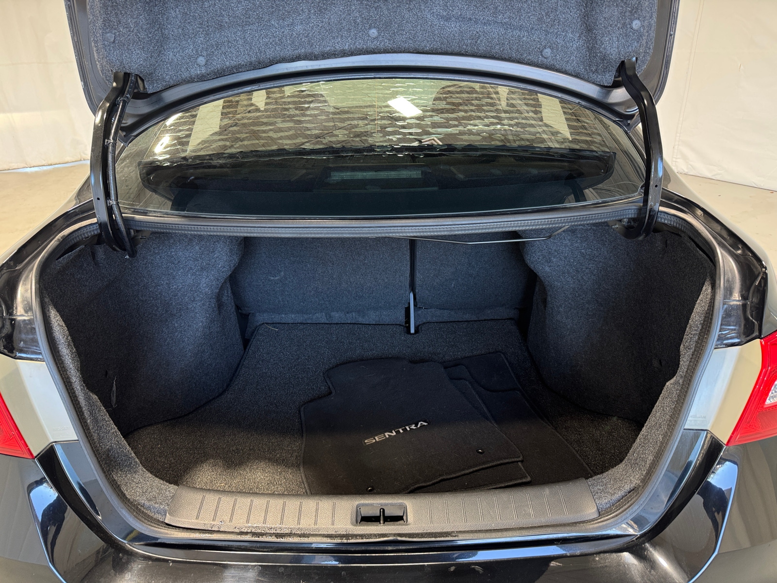 Thumbnail: 2019 Nissan Sentra - 7