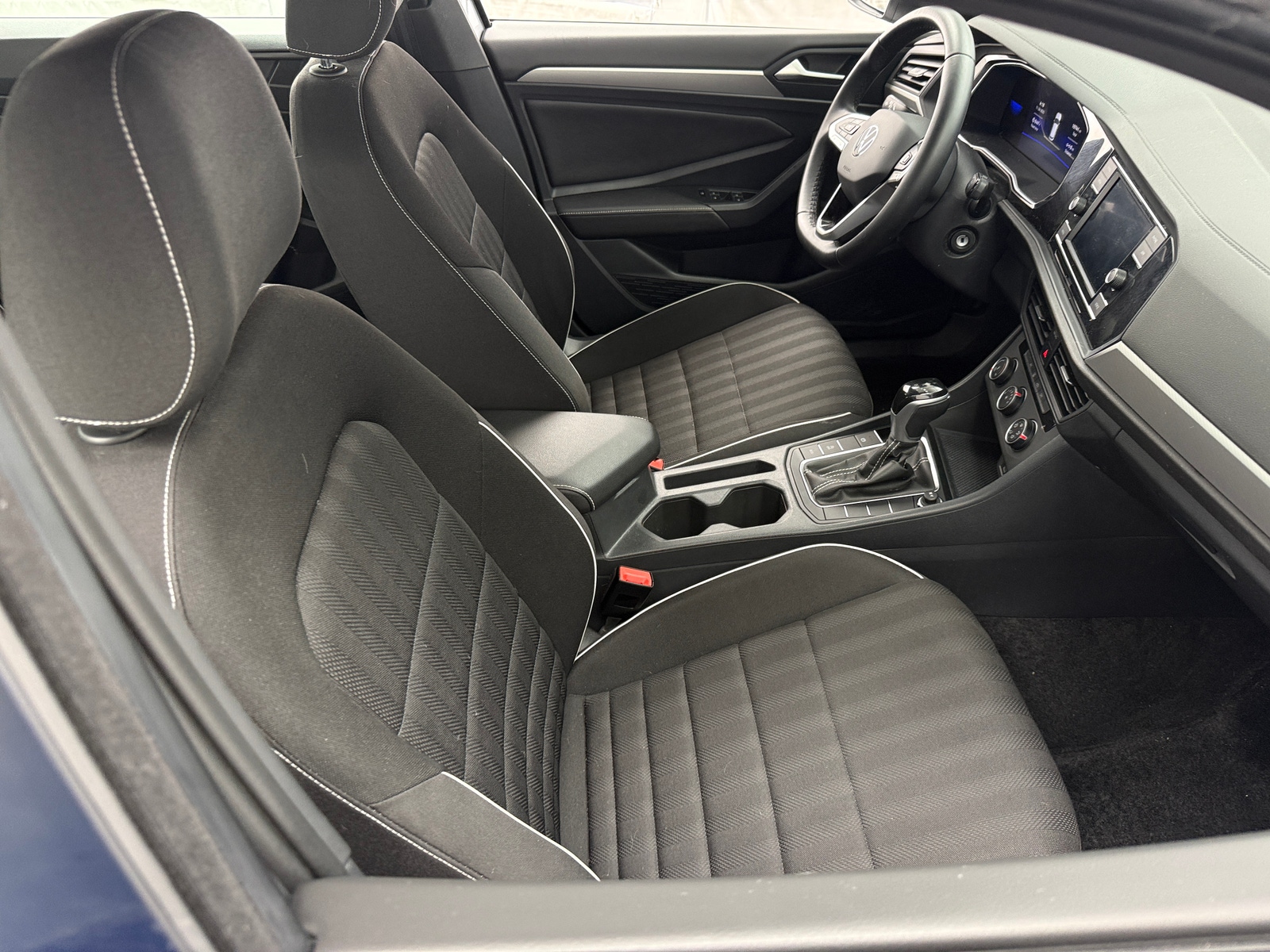 Thumbnail: 2023 Volkswagen Jetta - 2