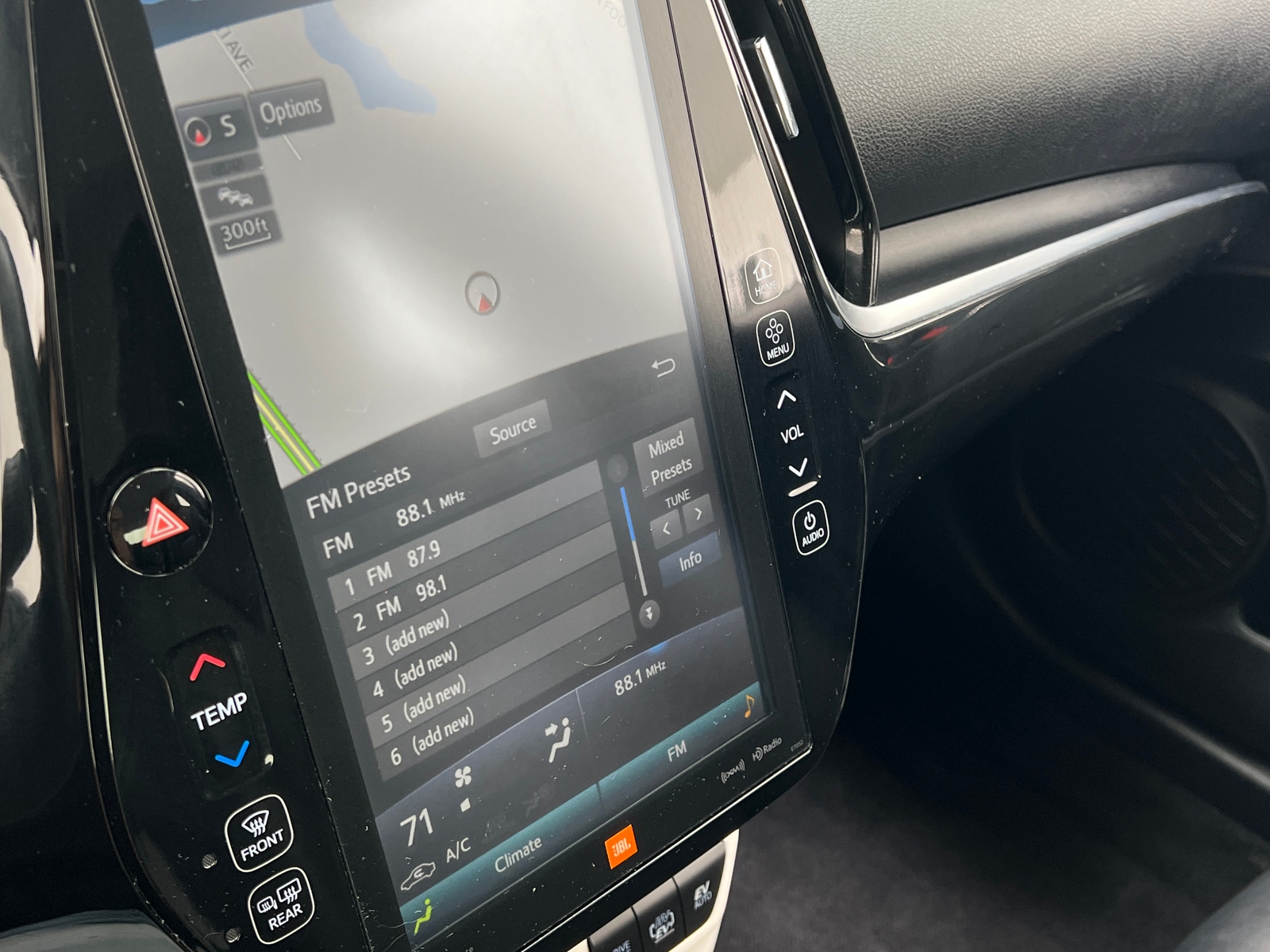 Thumbnail: 2017 Toyota Prius Prime - 4