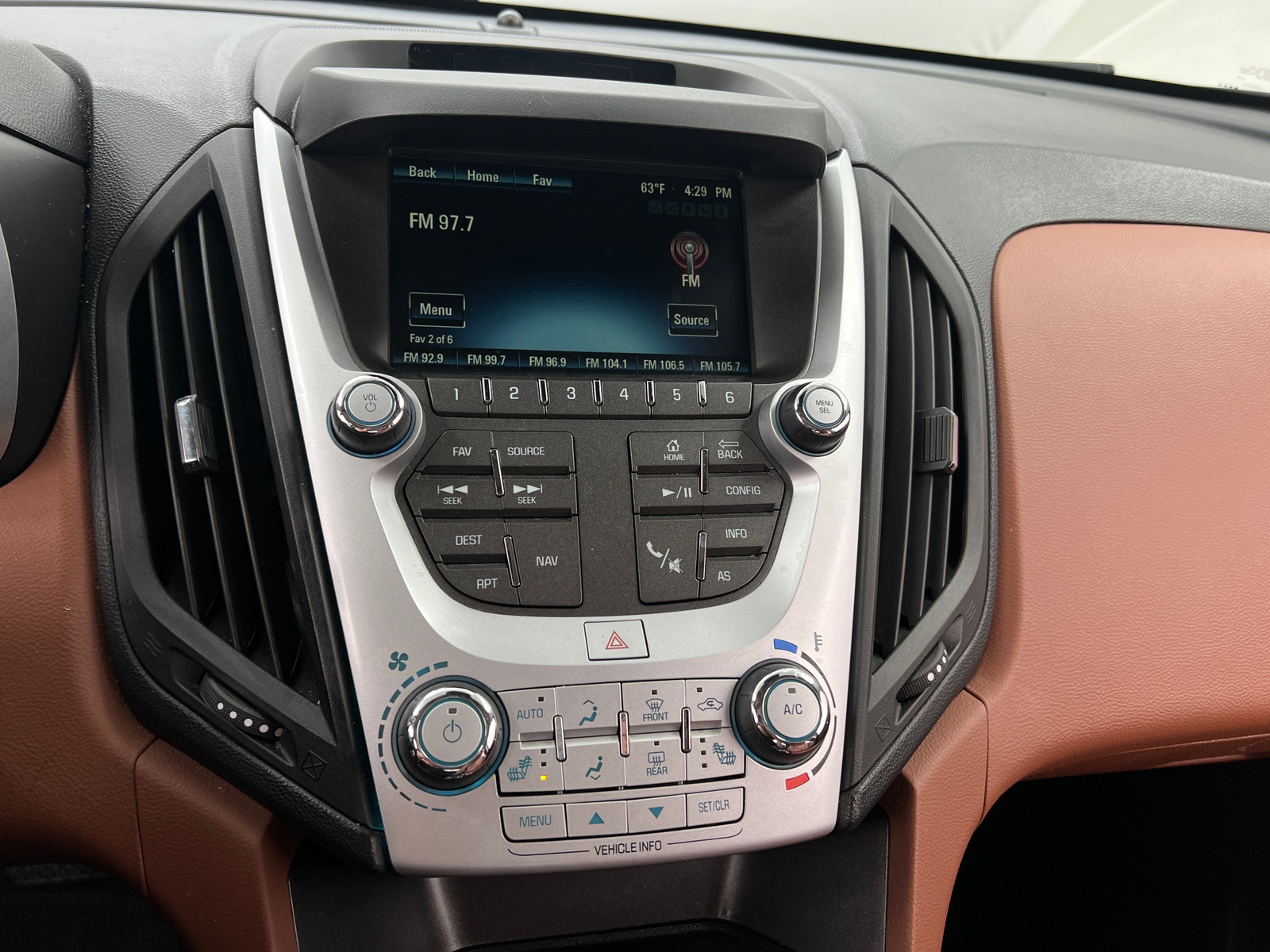 Thumbnail: 2017 Chevrolet Equinox - 3