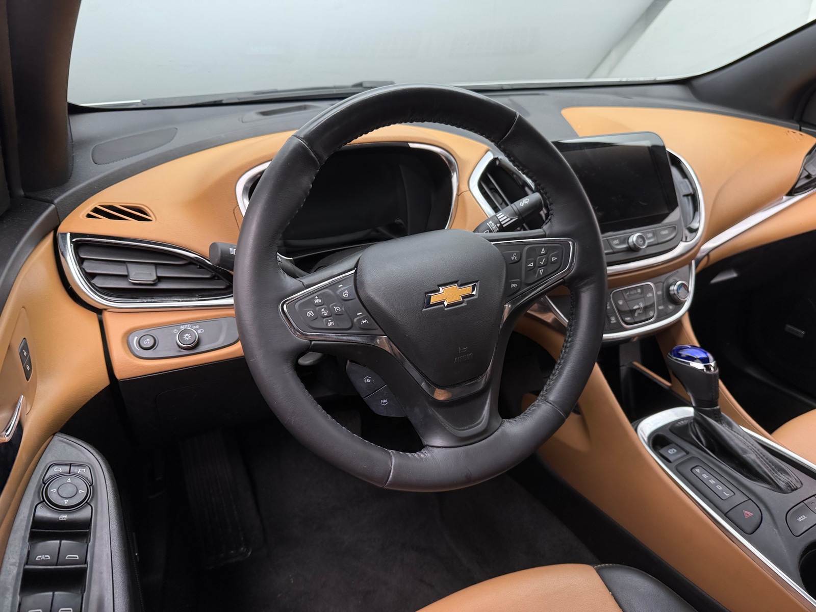 Thumbnail: 2018 Chevrolet Volt - 4