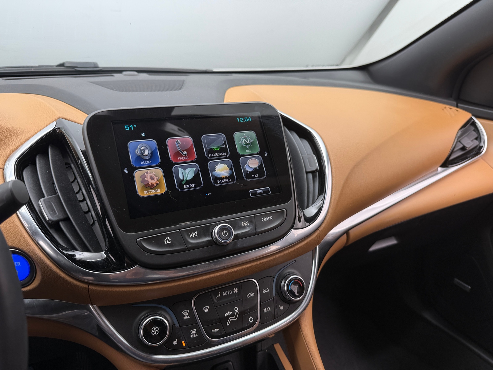 Thumbnail: 2018 Chevrolet Volt - 3