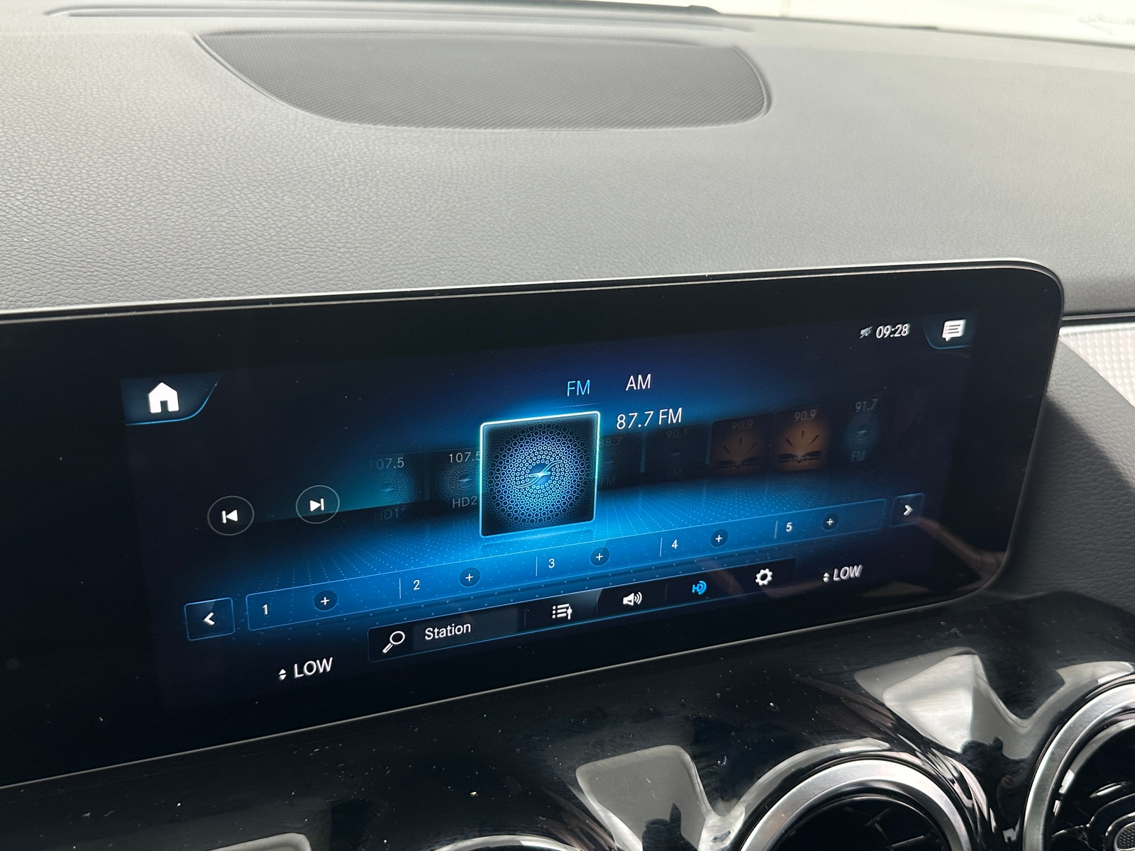 Thumbnail: 2023 Mercedes-Benz GLA - 3