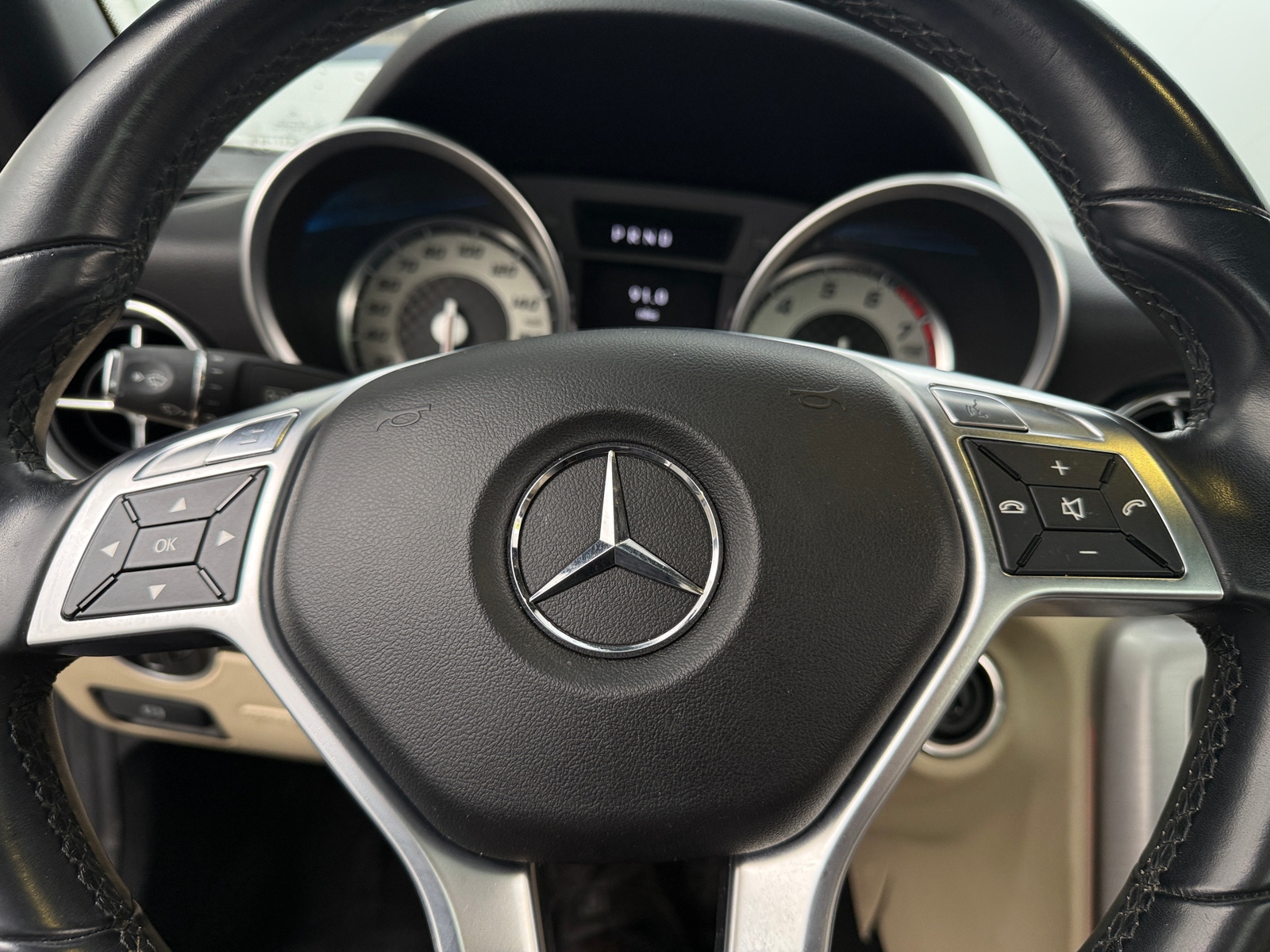 Thumbnail: 2013 Mercedes-Benz SLK - 4