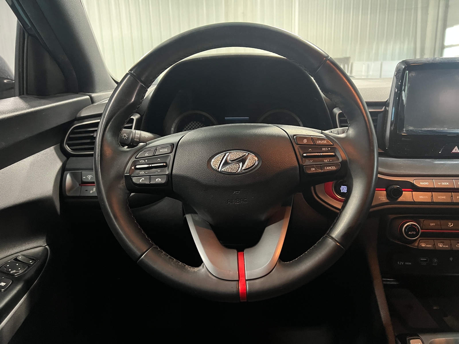 Thumbnail: 2019 Hyundai Veloster - 4