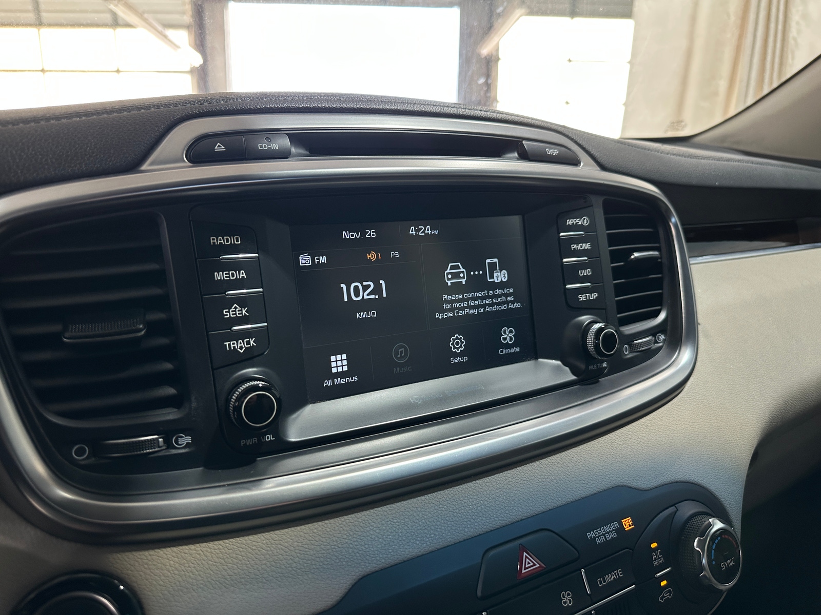 Thumbnail: 2017 Kia Sorento - 3