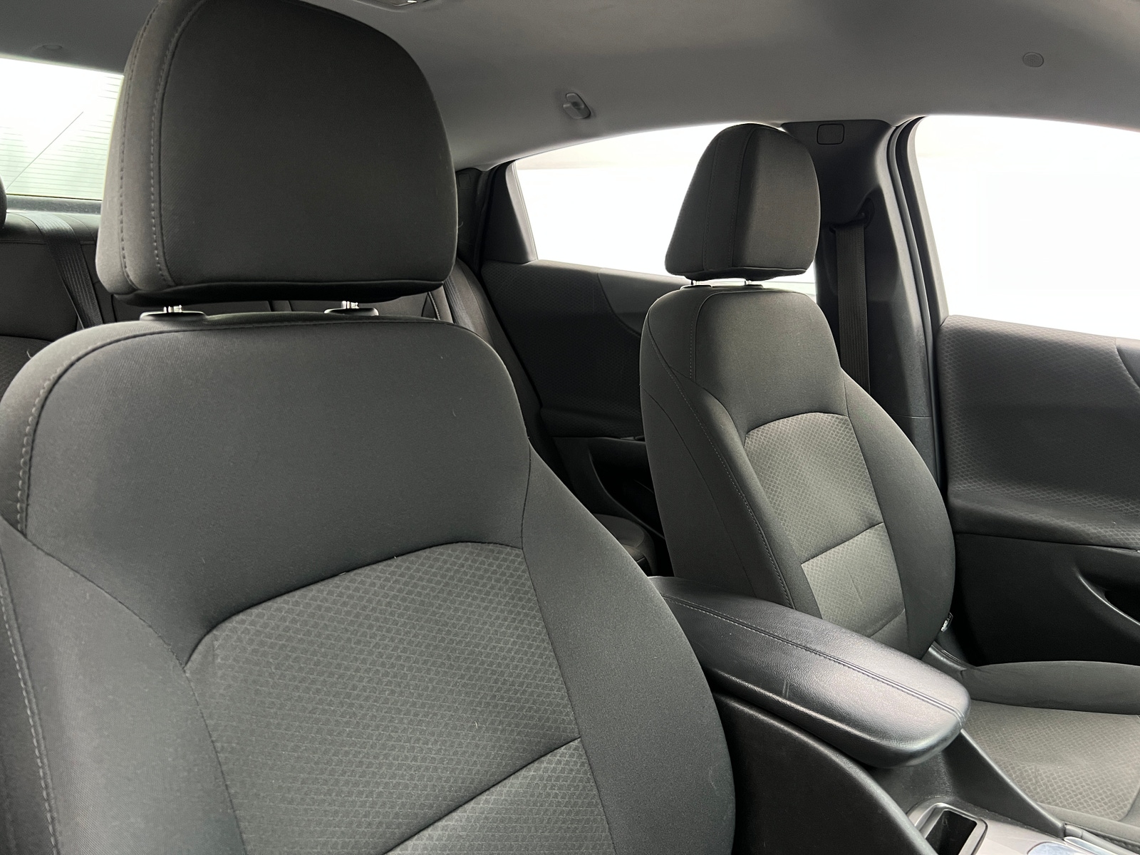 Thumbnail: 2017 Chevrolet Malibu - 2