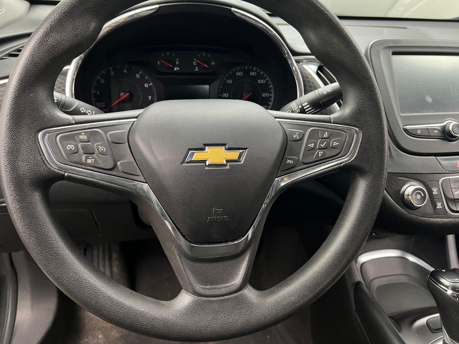 Thumbnail: 2017 Chevrolet Malibu - 5