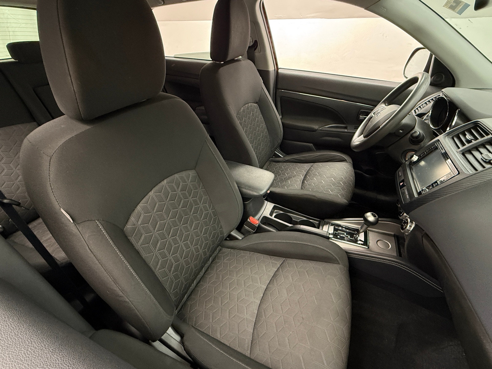 Thumbnail: 2020 Mitsubishi Outlander Sport - 2