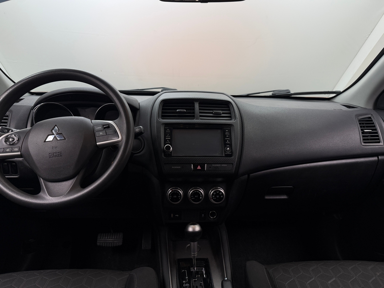 Thumbnail: 2020 Mitsubishi Outlander Sport - 3