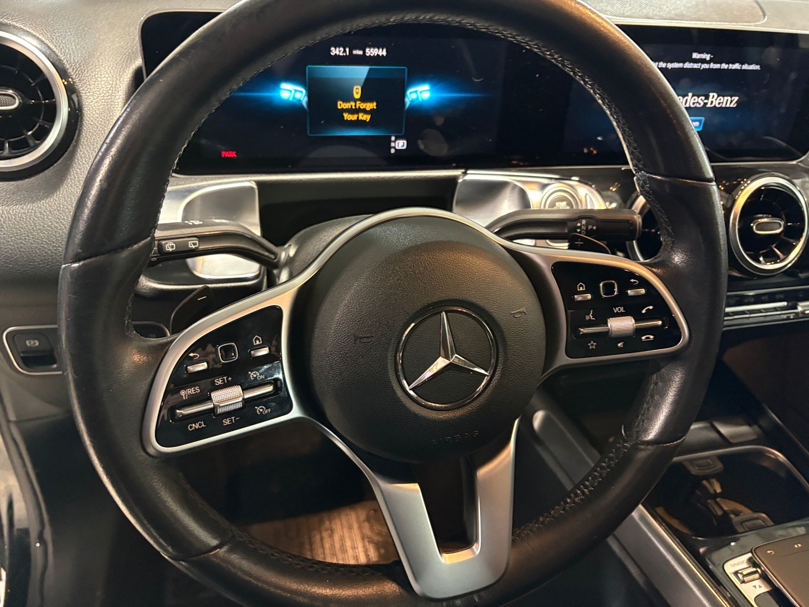 Thumbnail: 2020 Mercedes-Benz GLB - 4