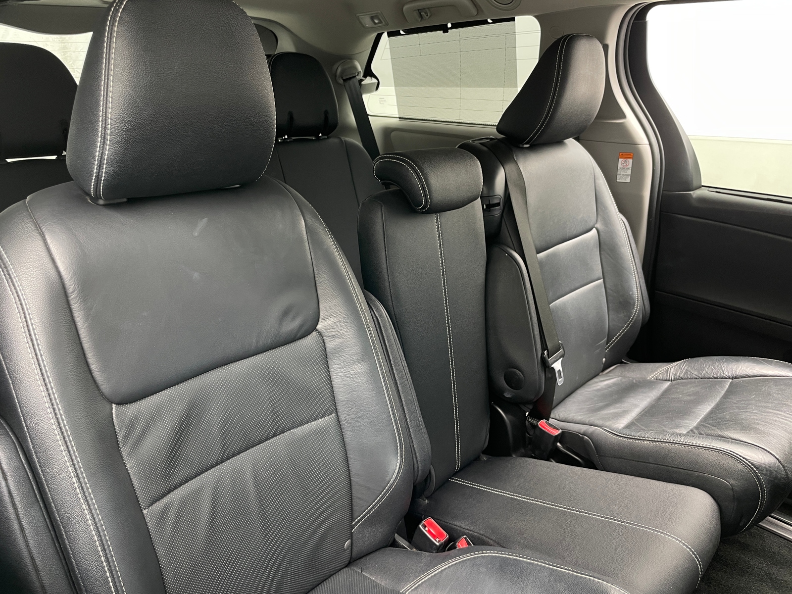 Thumbnail: 2016 Toyota Sienna - 5