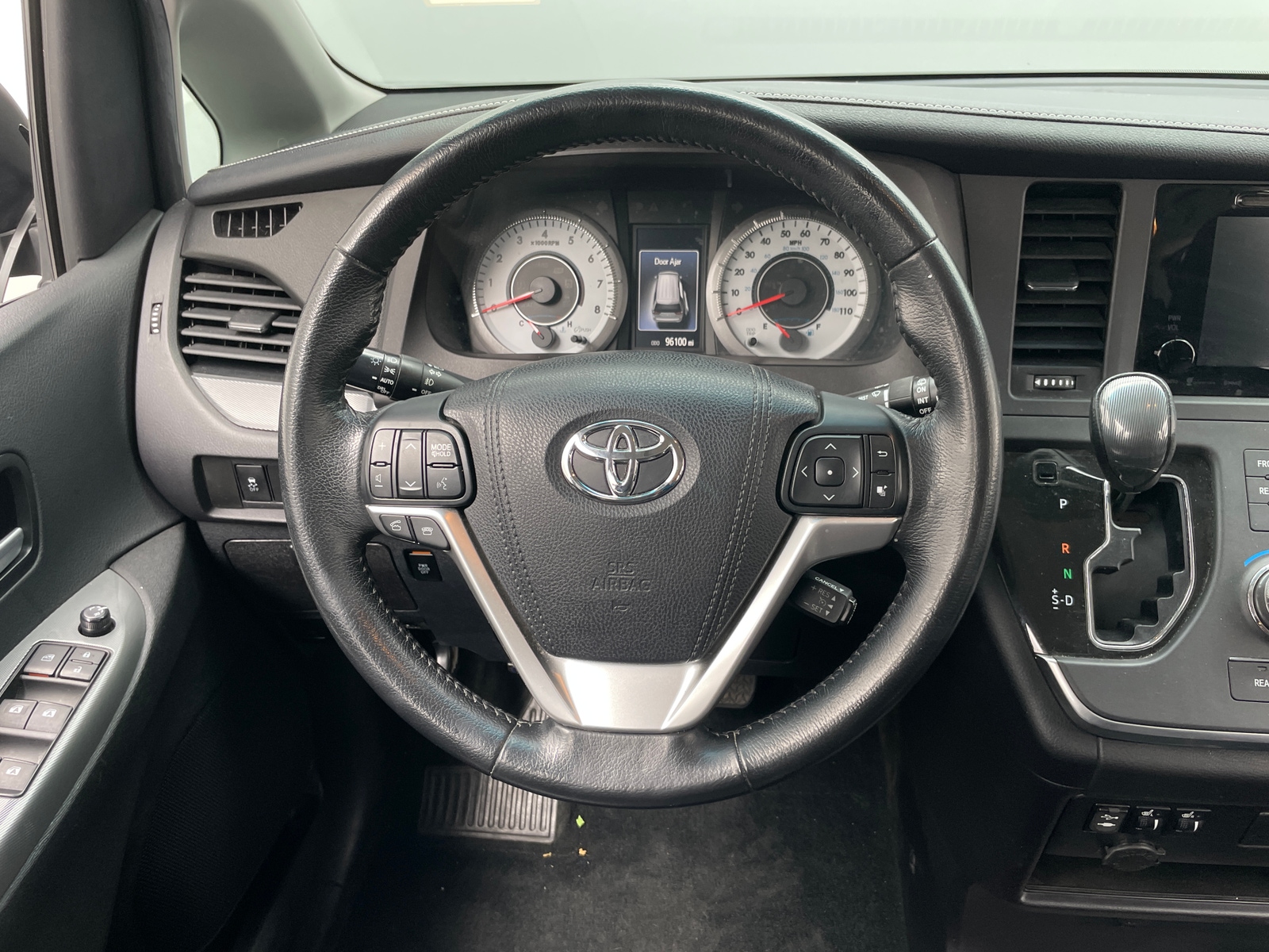 Thumbnail: 2016 Toyota Sienna - 4