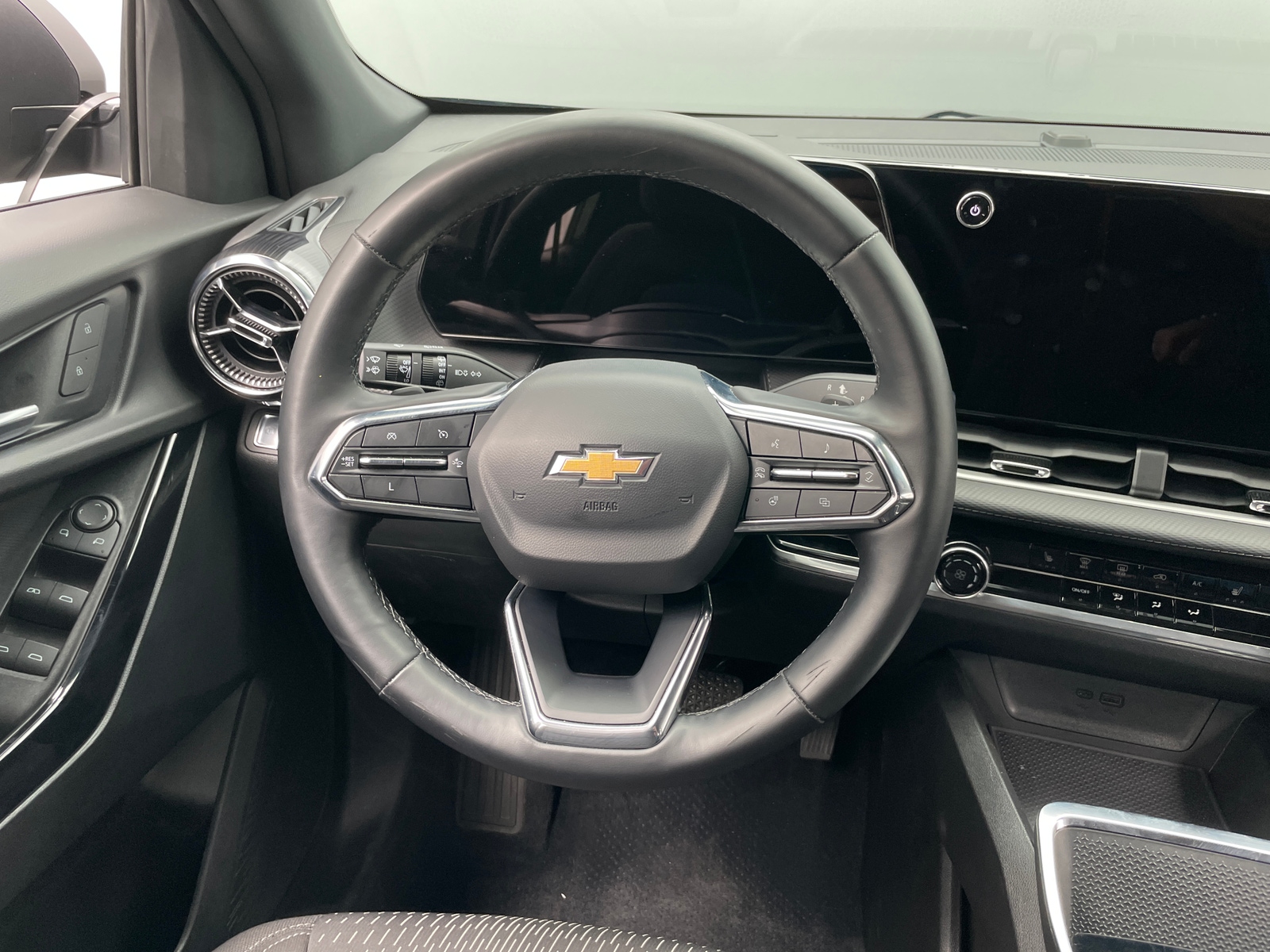 Thumbnail: 2025 Chevrolet Equinox - 5