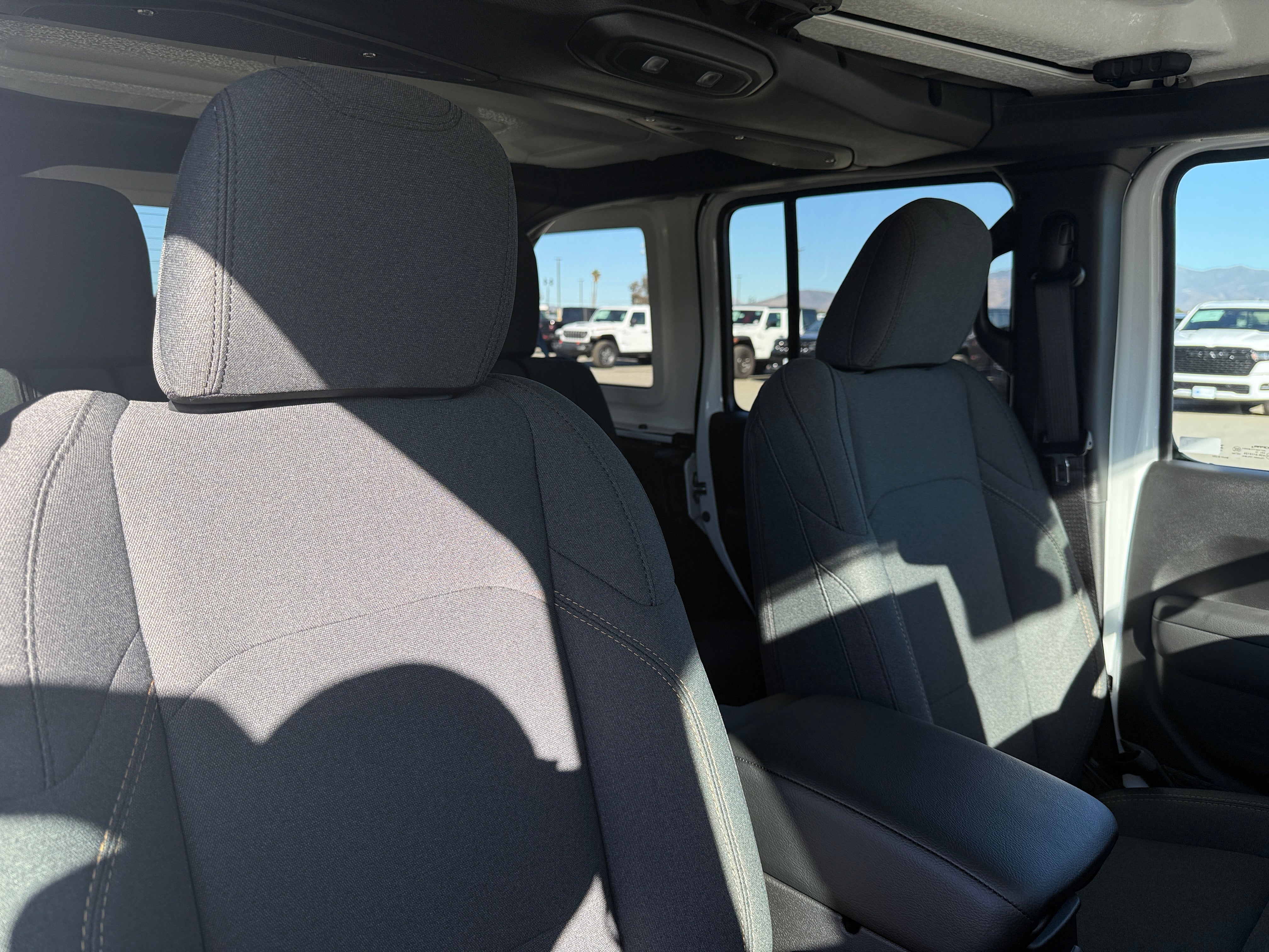 2026 Jeep Wrangler 4-Door Willys - Photo 2