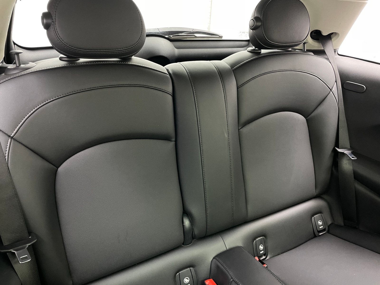 Thumbnail: 2015 MINI Cooper Hardtop - 5