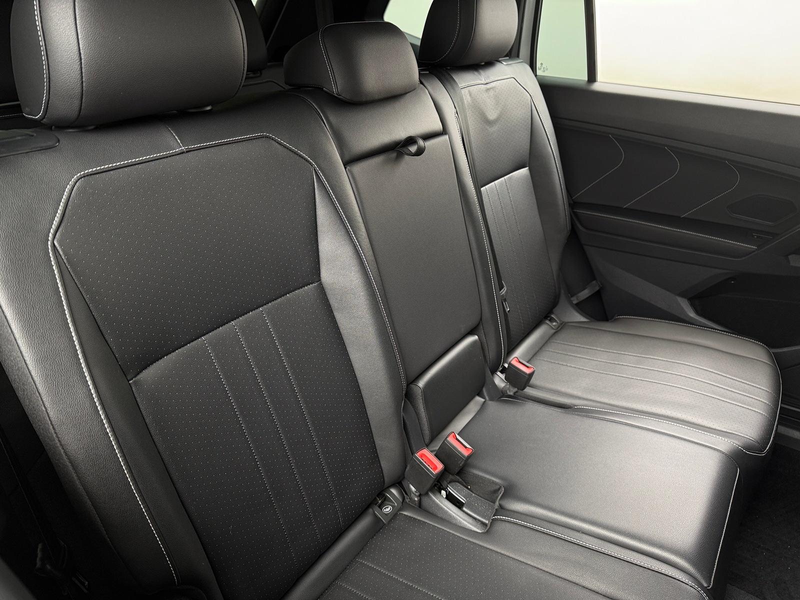 Thumbnail: 2022 Volkswagen Tiguan - 5