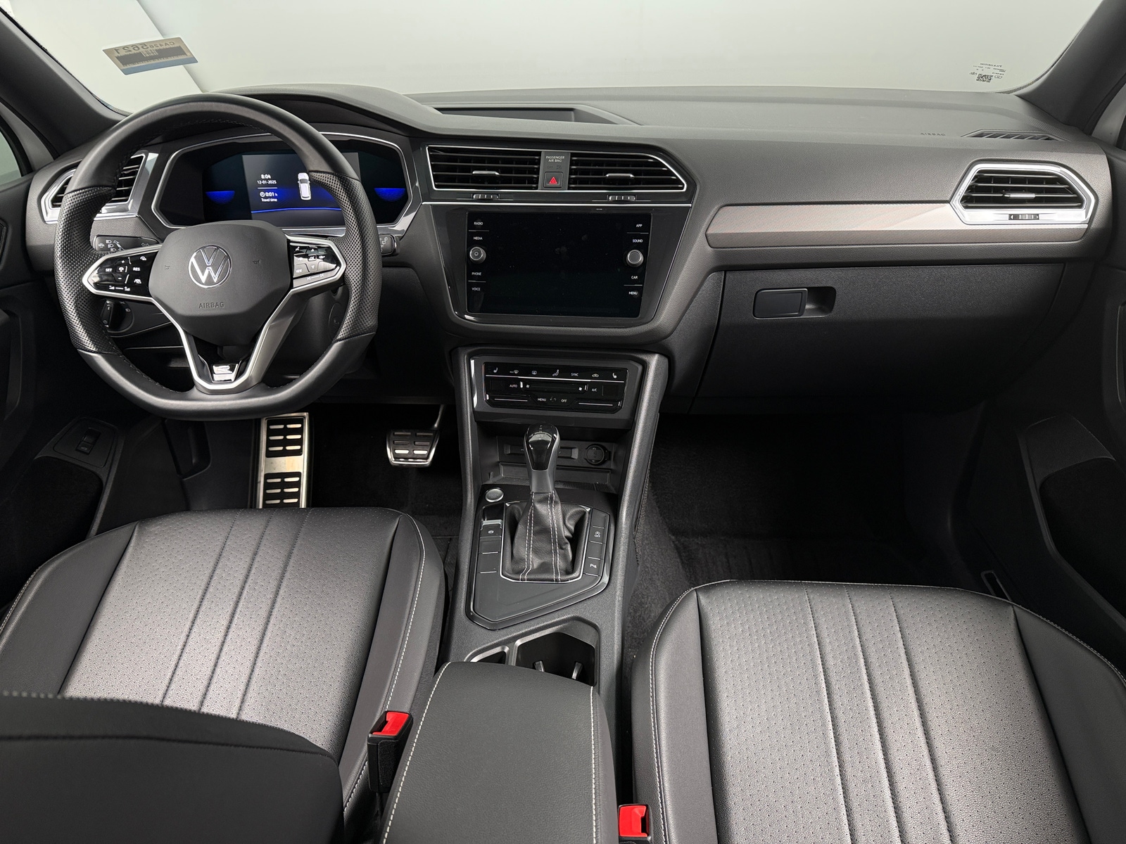 Thumbnail: 2022 Volkswagen Tiguan - 2