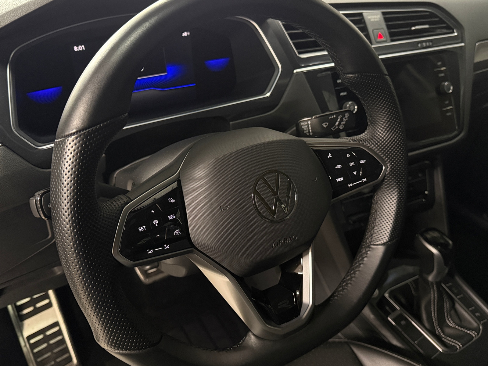 Thumbnail: 2022 Volkswagen Tiguan - 4