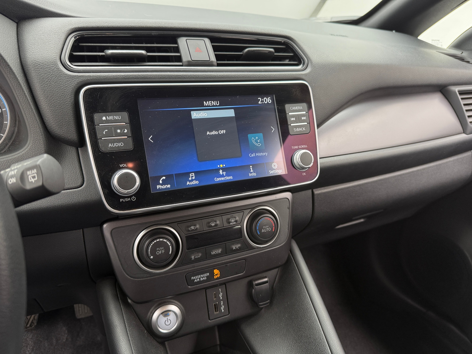 Thumbnail: 2023 Nissan Leaf - 4