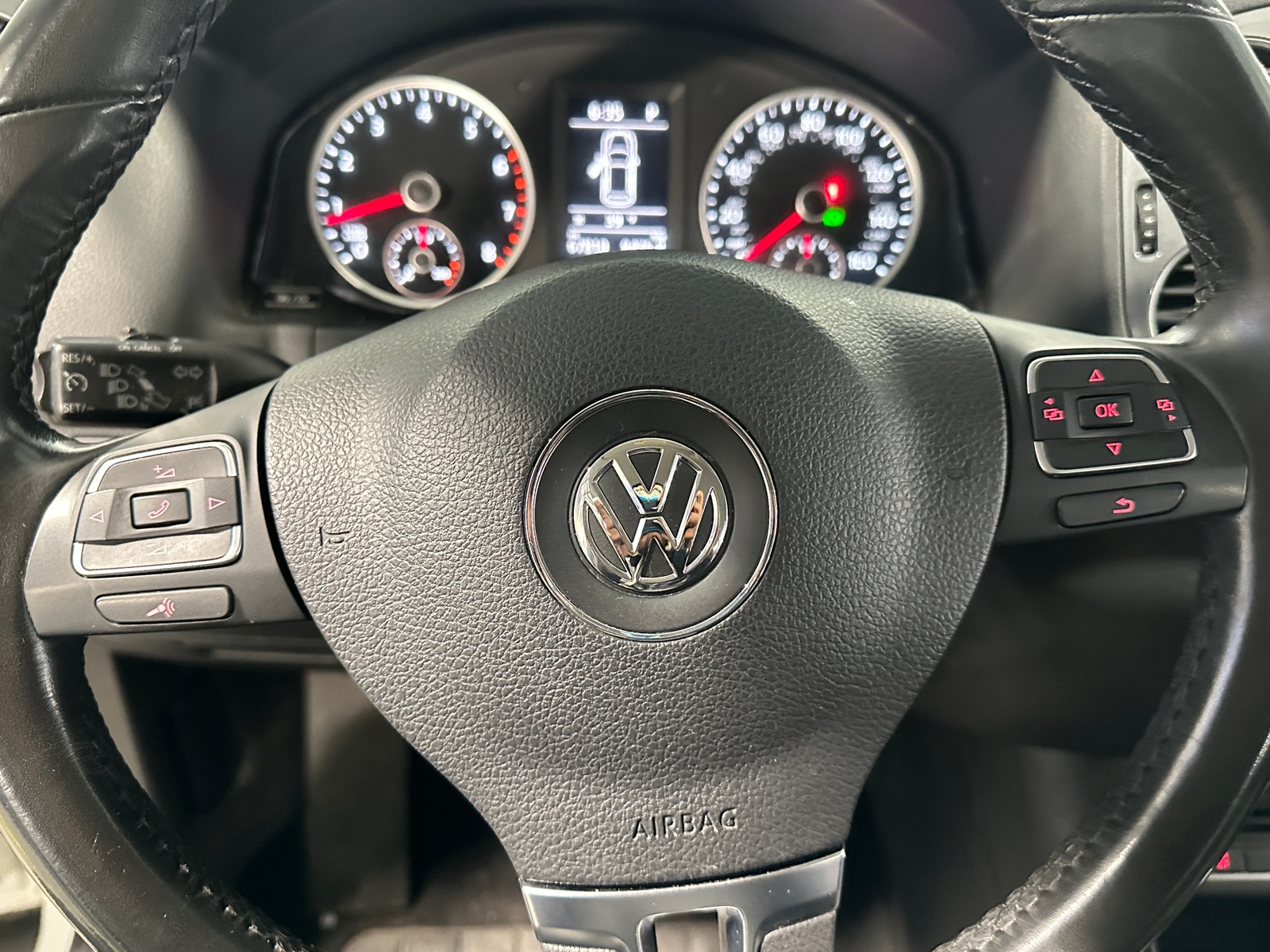 Thumbnail: 2017 Volkswagen Tiguan - 5