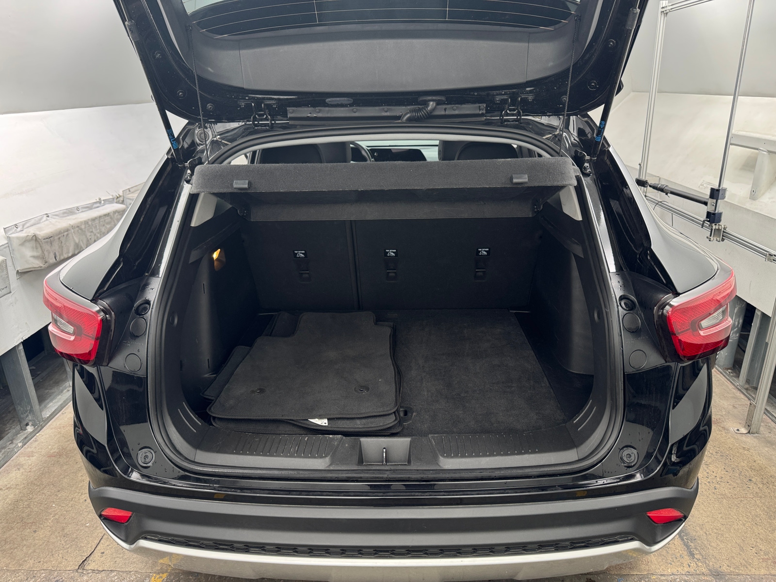 Thumbnail: 2025 Chevrolet Trax - 6