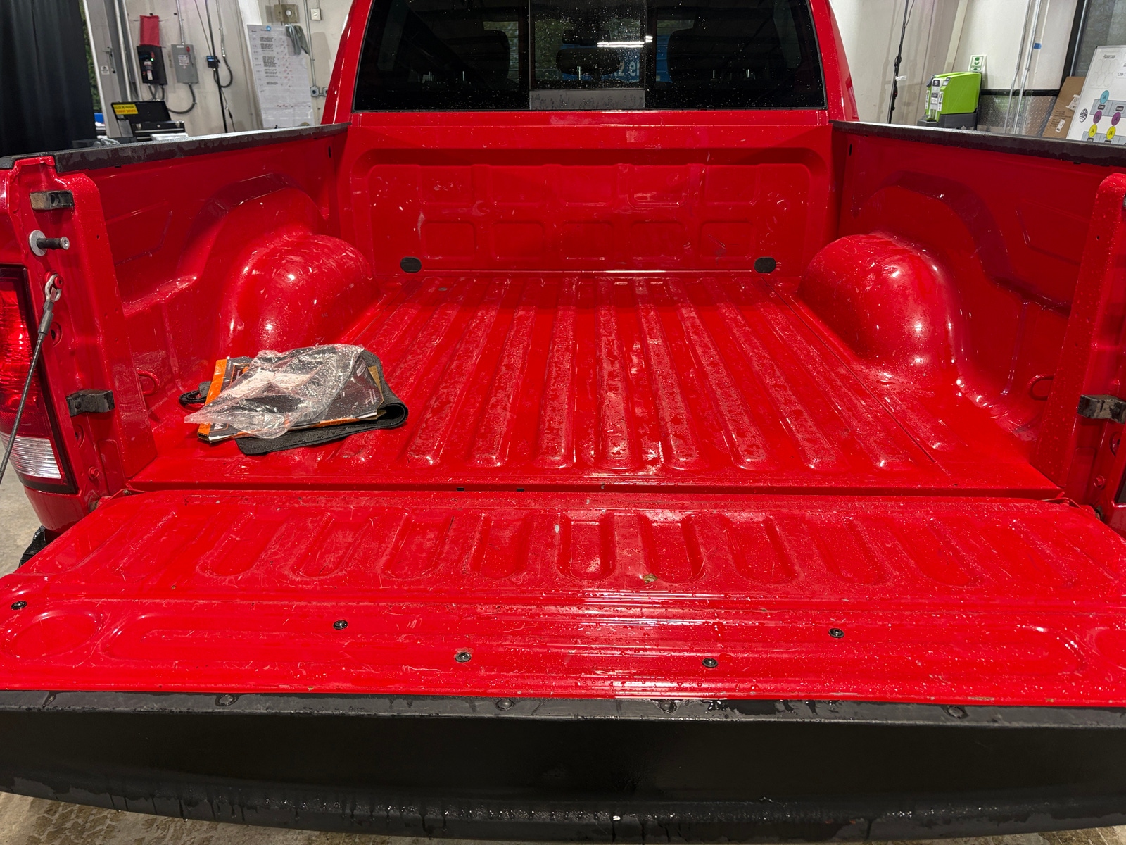 Thumbnail: 2023 RAM 1500 Classic - 7