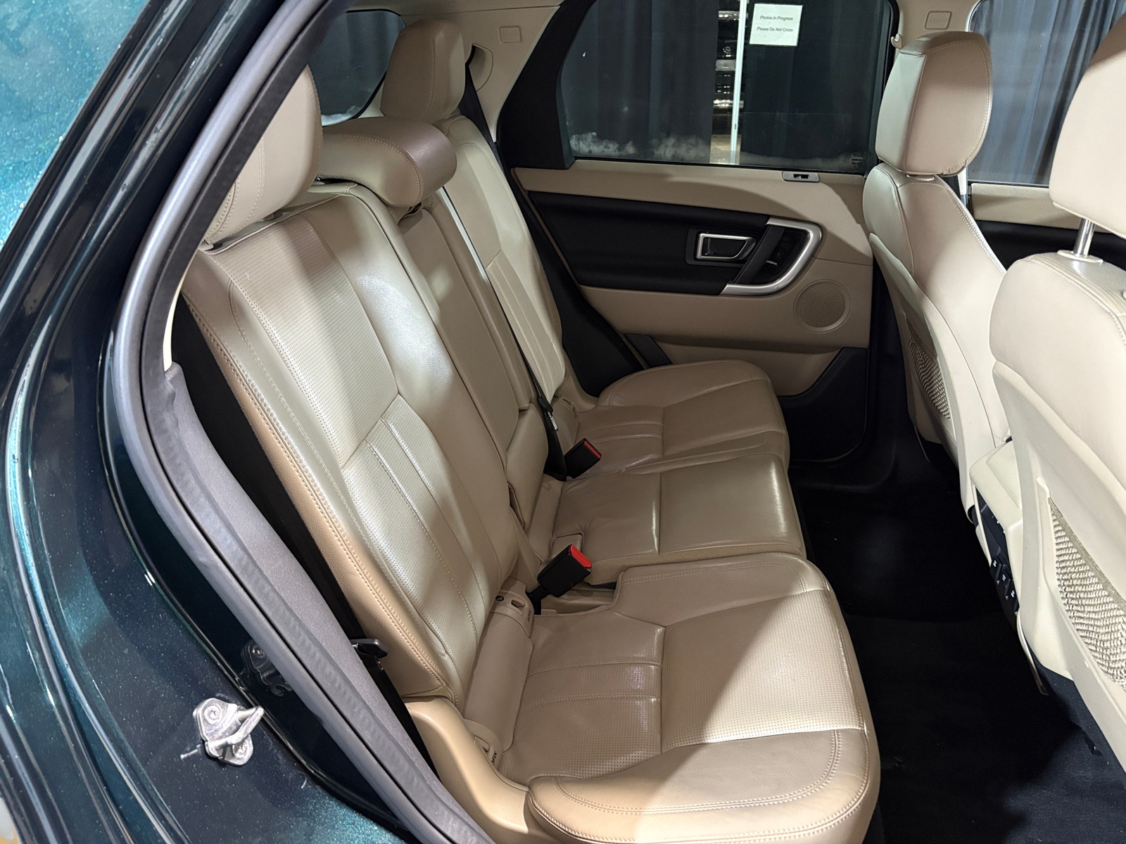 Thumbnail: 2017 Land Rover Discovery Sport - 5