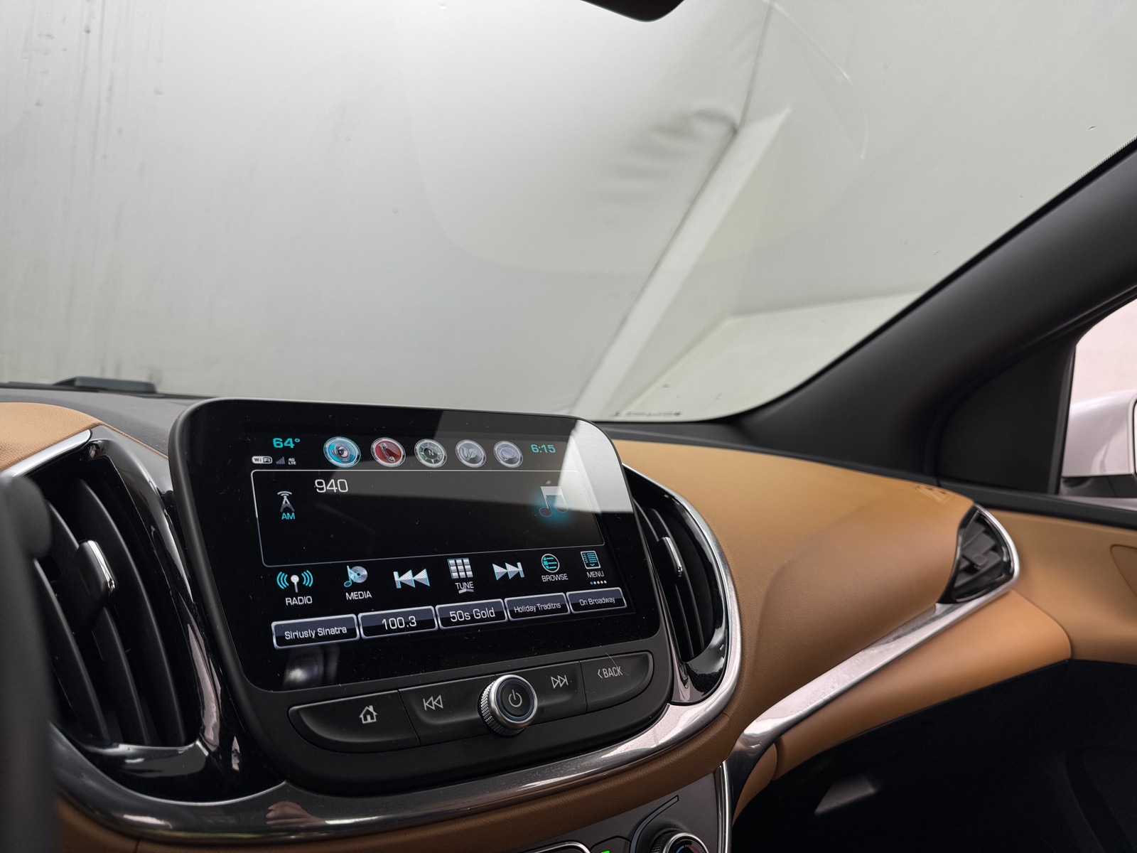 Thumbnail: 2018 Chevrolet Volt - 3