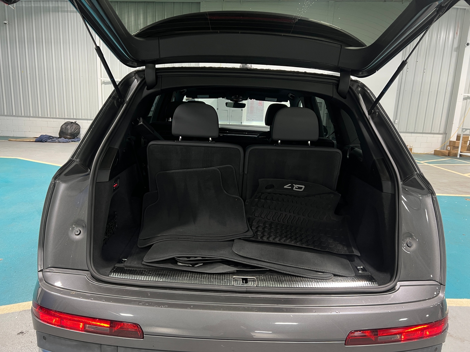 Thumbnail: 2021 Audi Q7 - 6