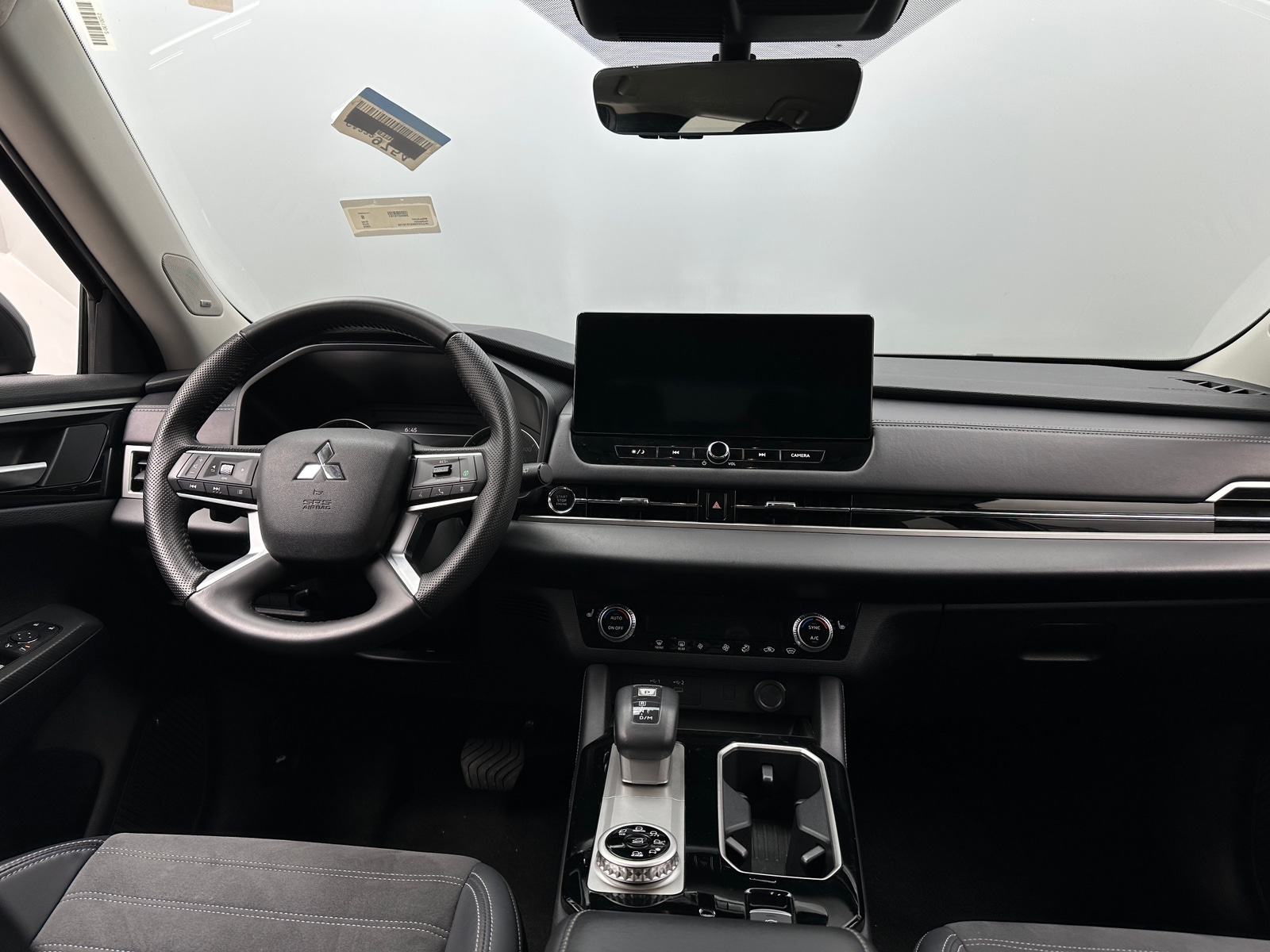 Thumbnail: 2025 Mitsubishi Outlander - 2