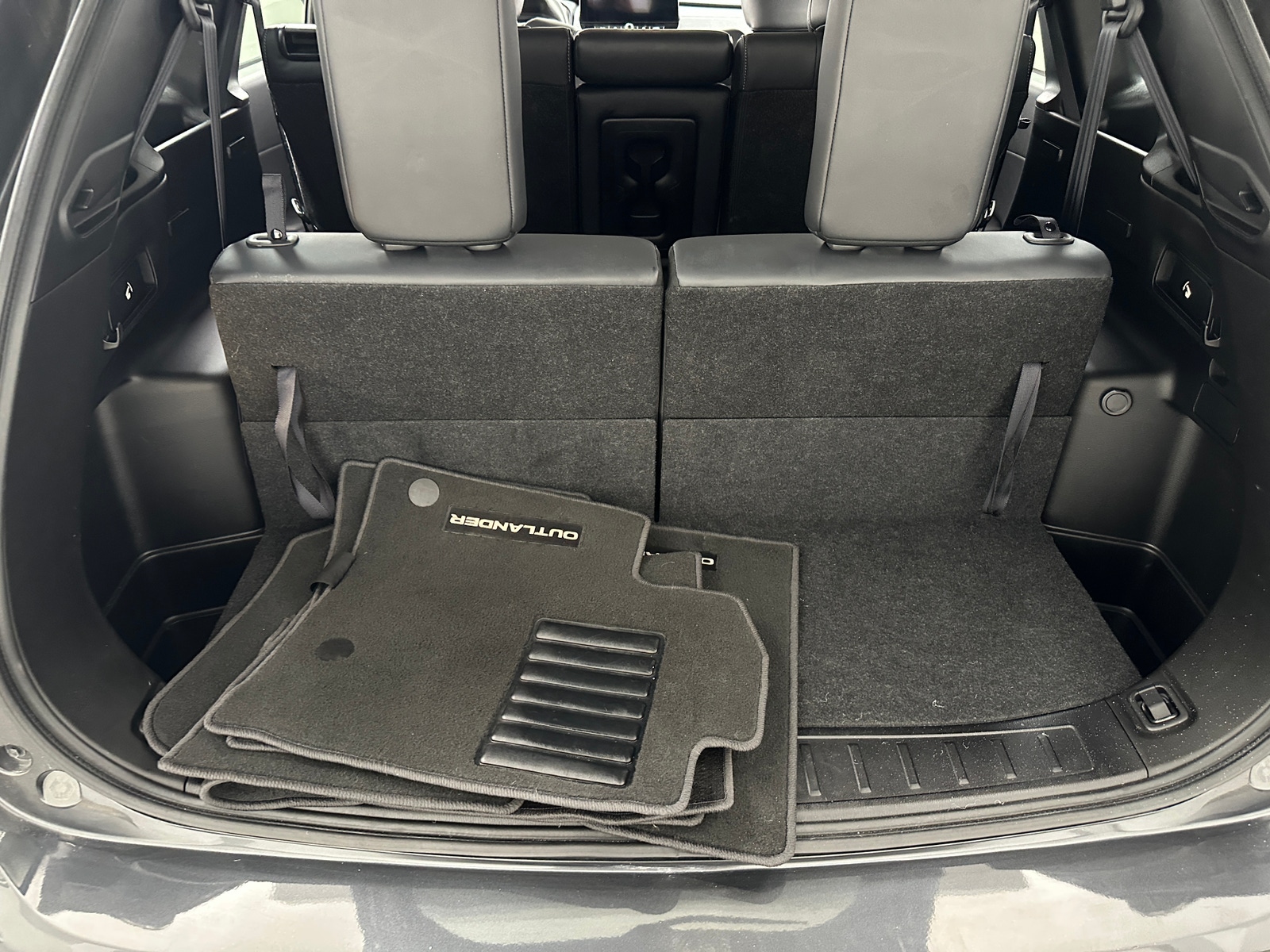 Thumbnail: 2025 Mitsubishi Outlander - 6