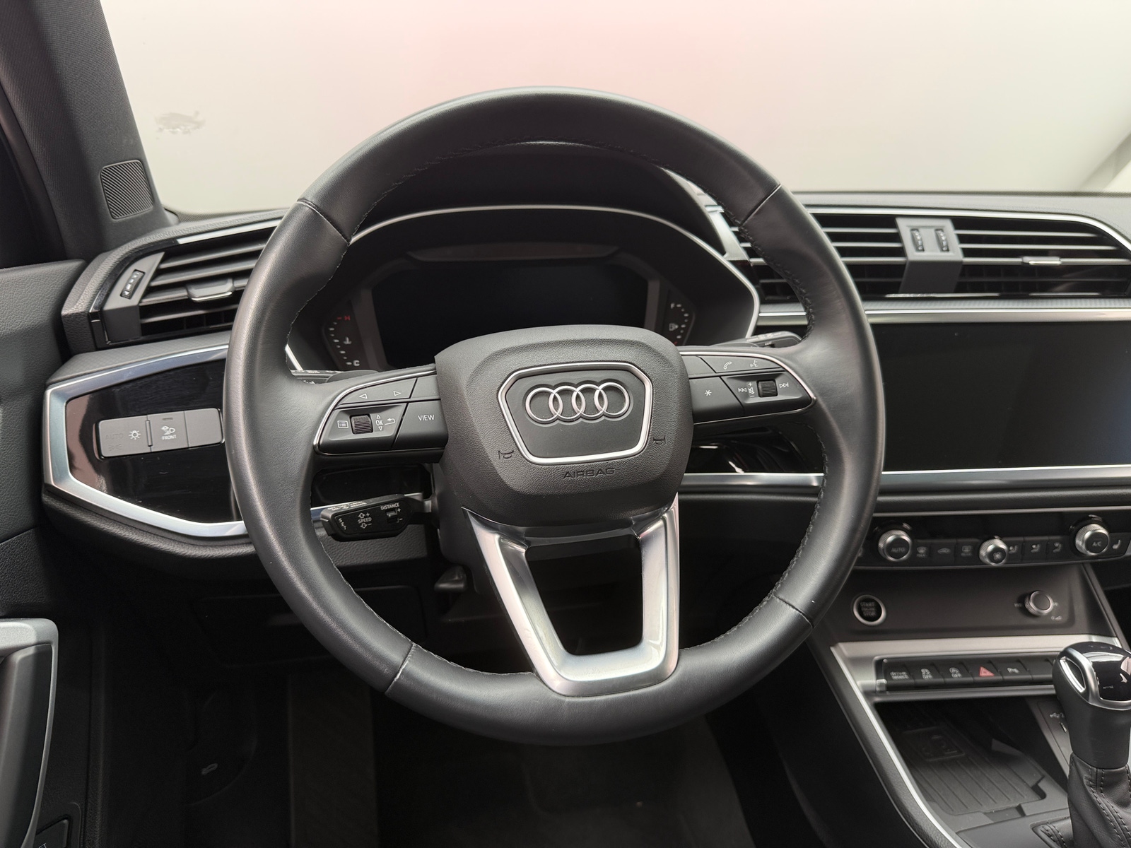 Thumbnail: 2023 Audi Q3 - 4